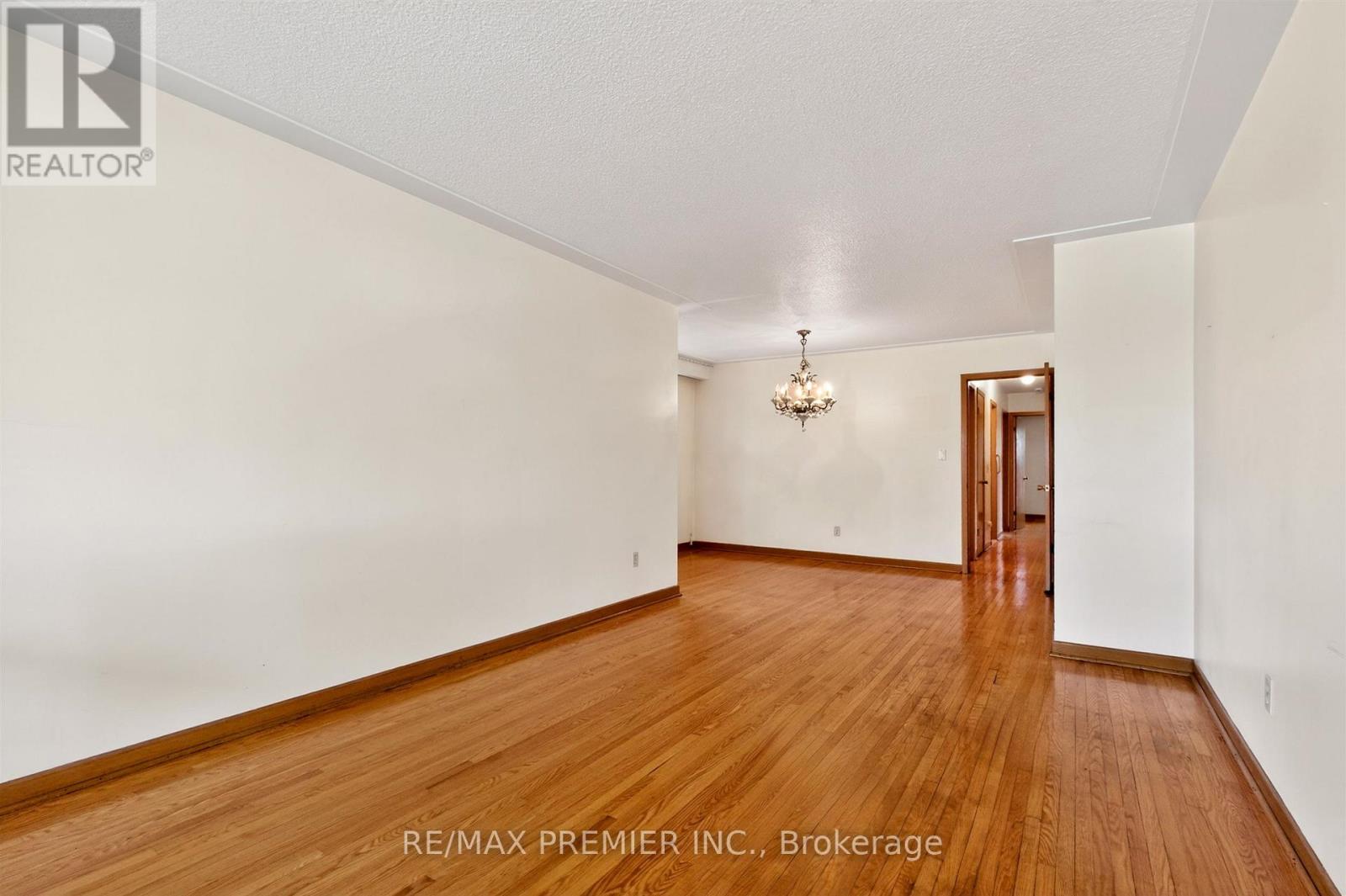 506 Rathburn Road, Toronto, Ontario  M9C 3S8 - Photo 12 - W13078680