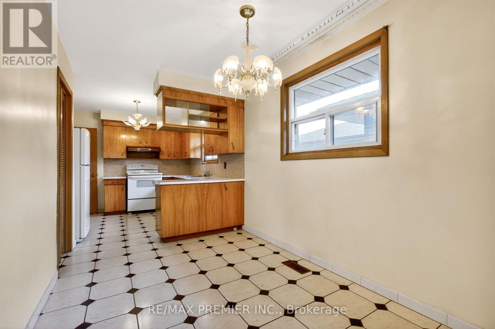 506 Rathburn Road, Toronto, Ontario  M9C 3S8 - Photo 13 - W13078680