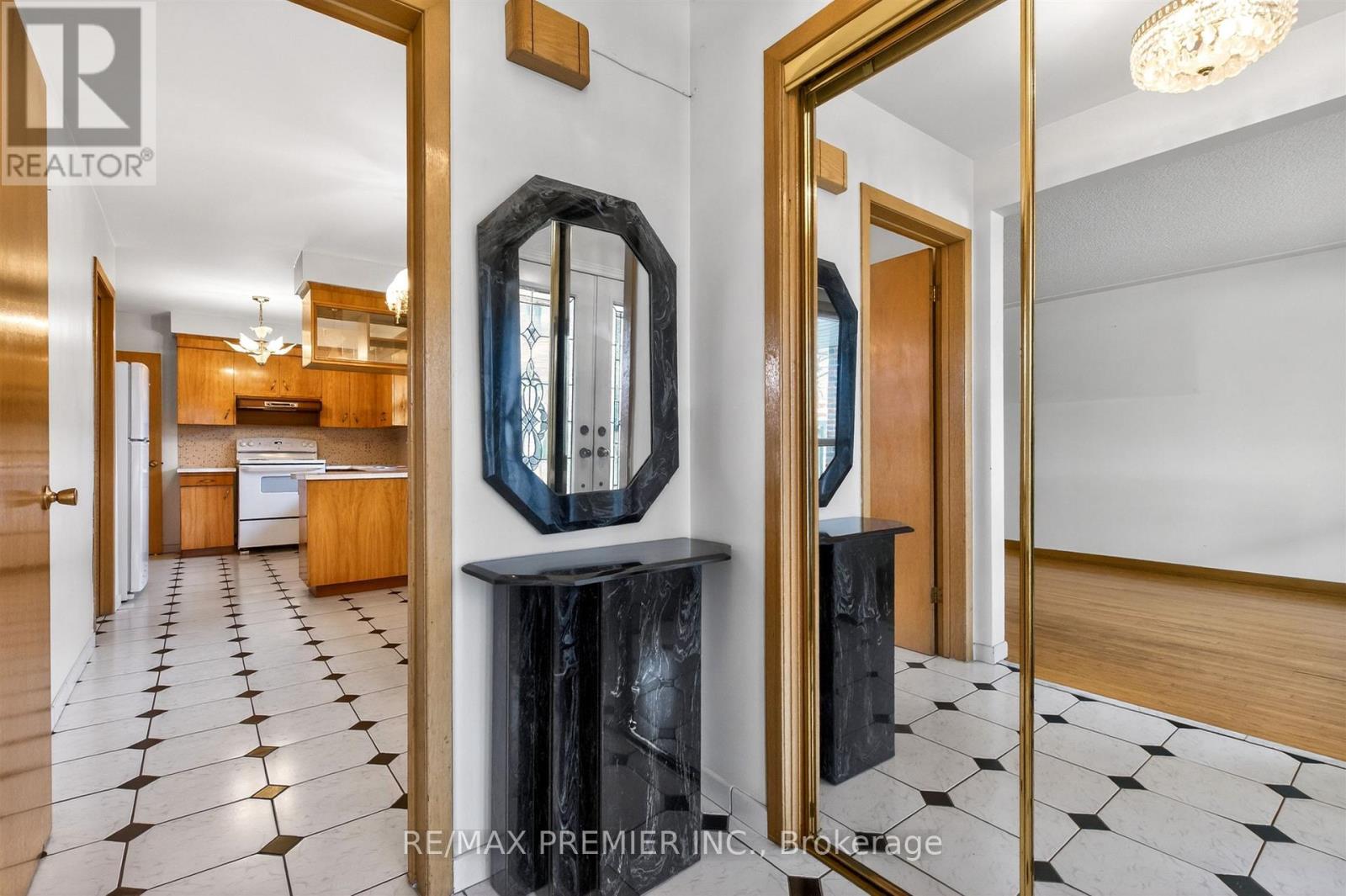506 Rathburn Road, Toronto, Ontario  M9C 3S8 - Photo 5 - W13078680