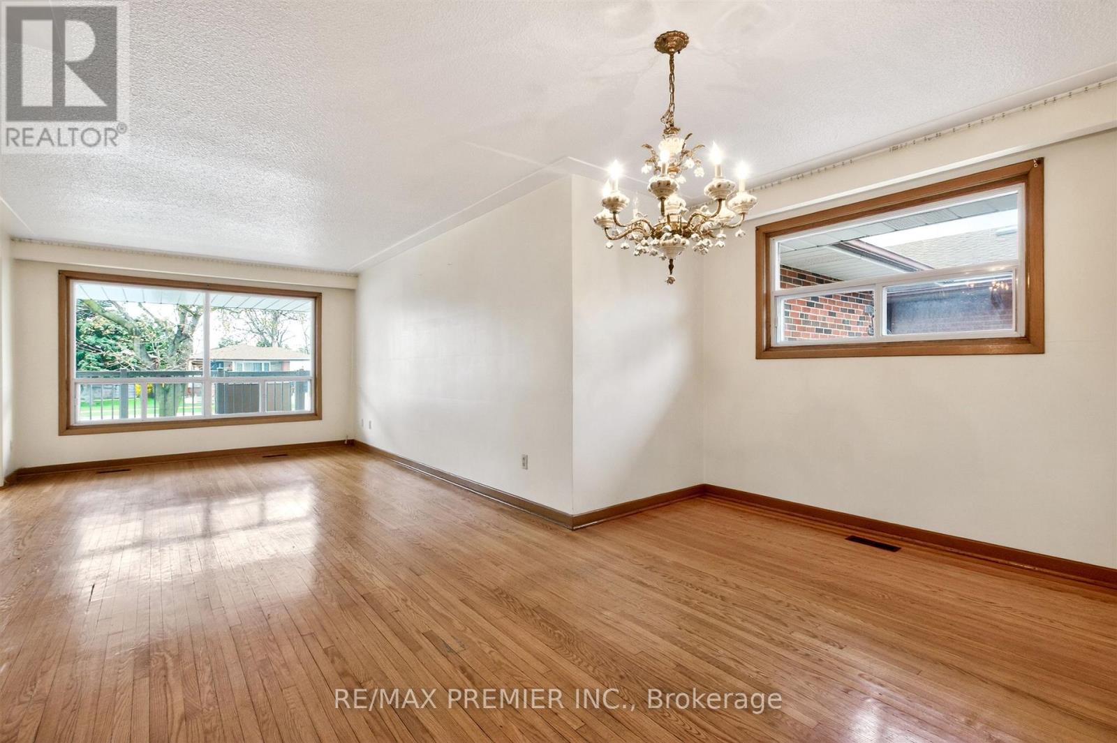 506 Rathburn Road, Toronto, Ontario  M9C 3S8 - Photo 6 - W13078680