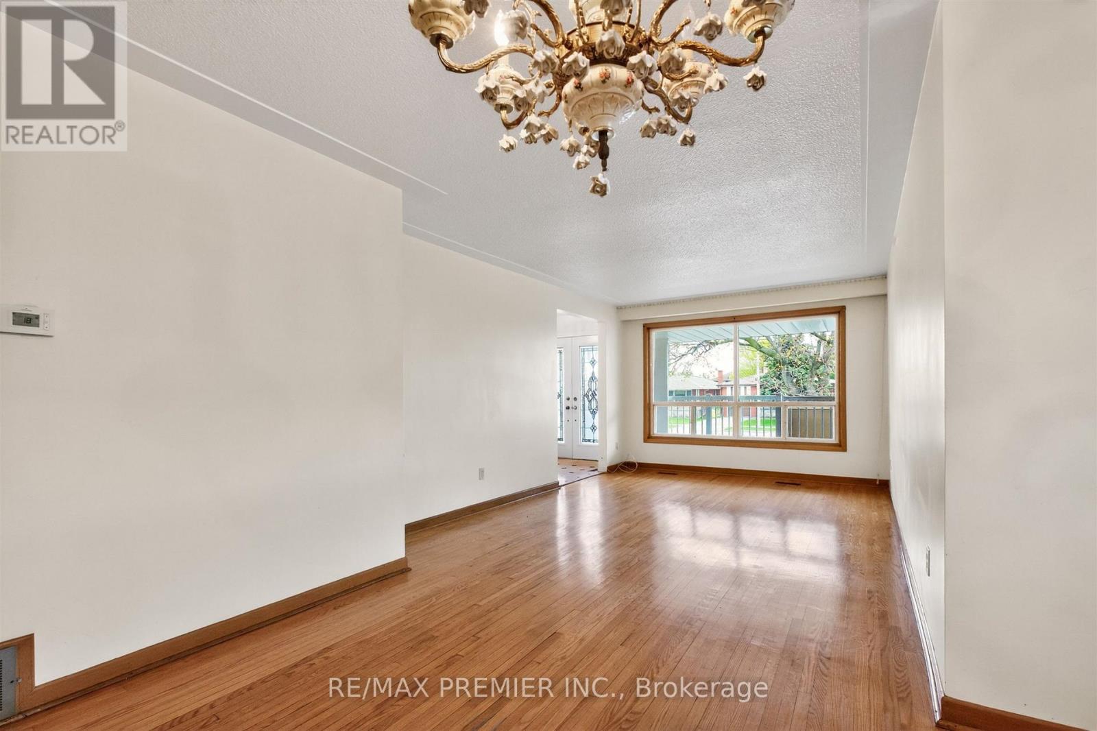 506 Rathburn Road, Toronto, Ontario  M9C 3S8 - Photo 8 - W13078680