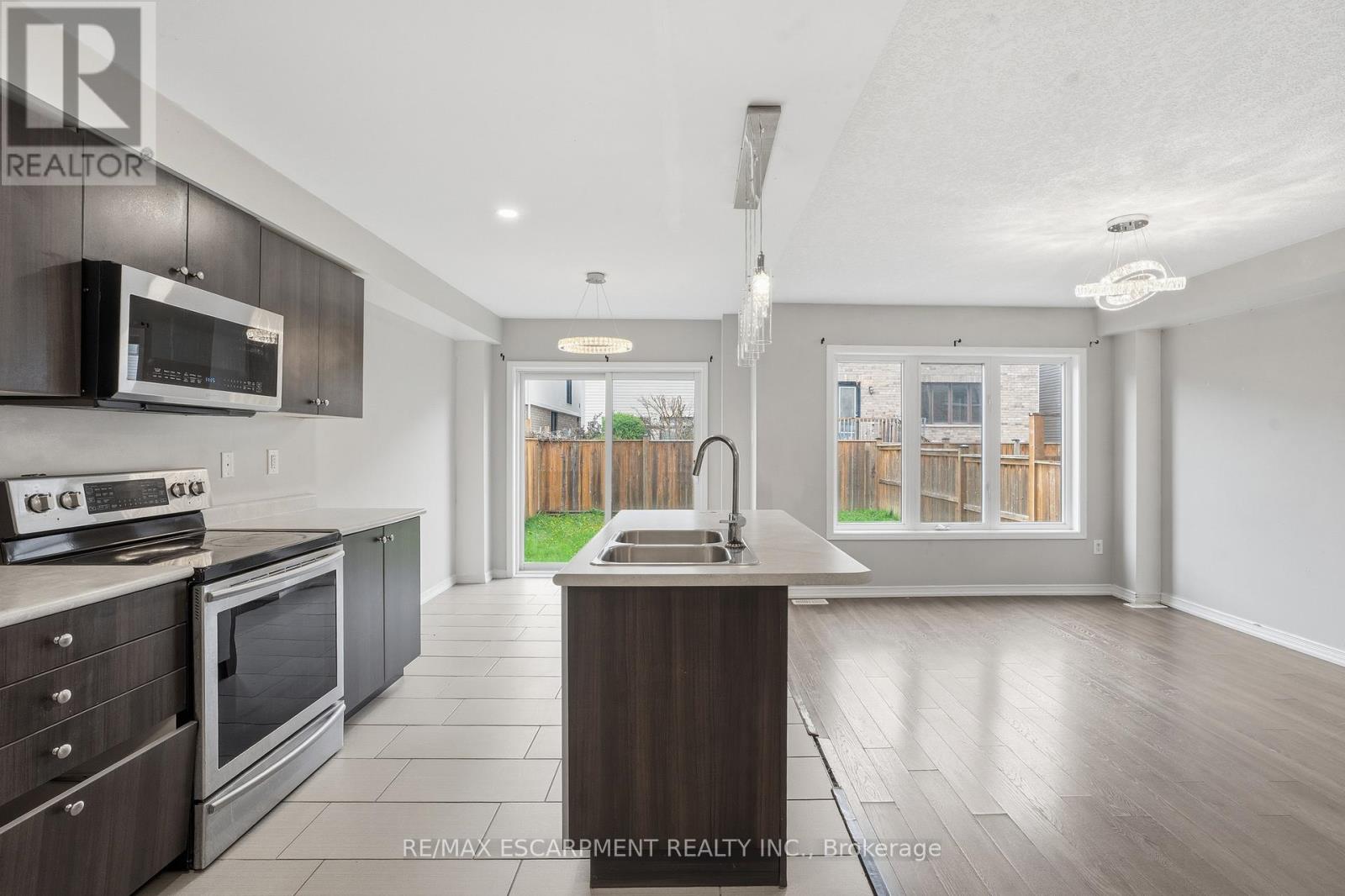 7774 Buckeye Crescent, Niagara Falls, Ontario  L2H 0P2 - Photo 7 - X13055872