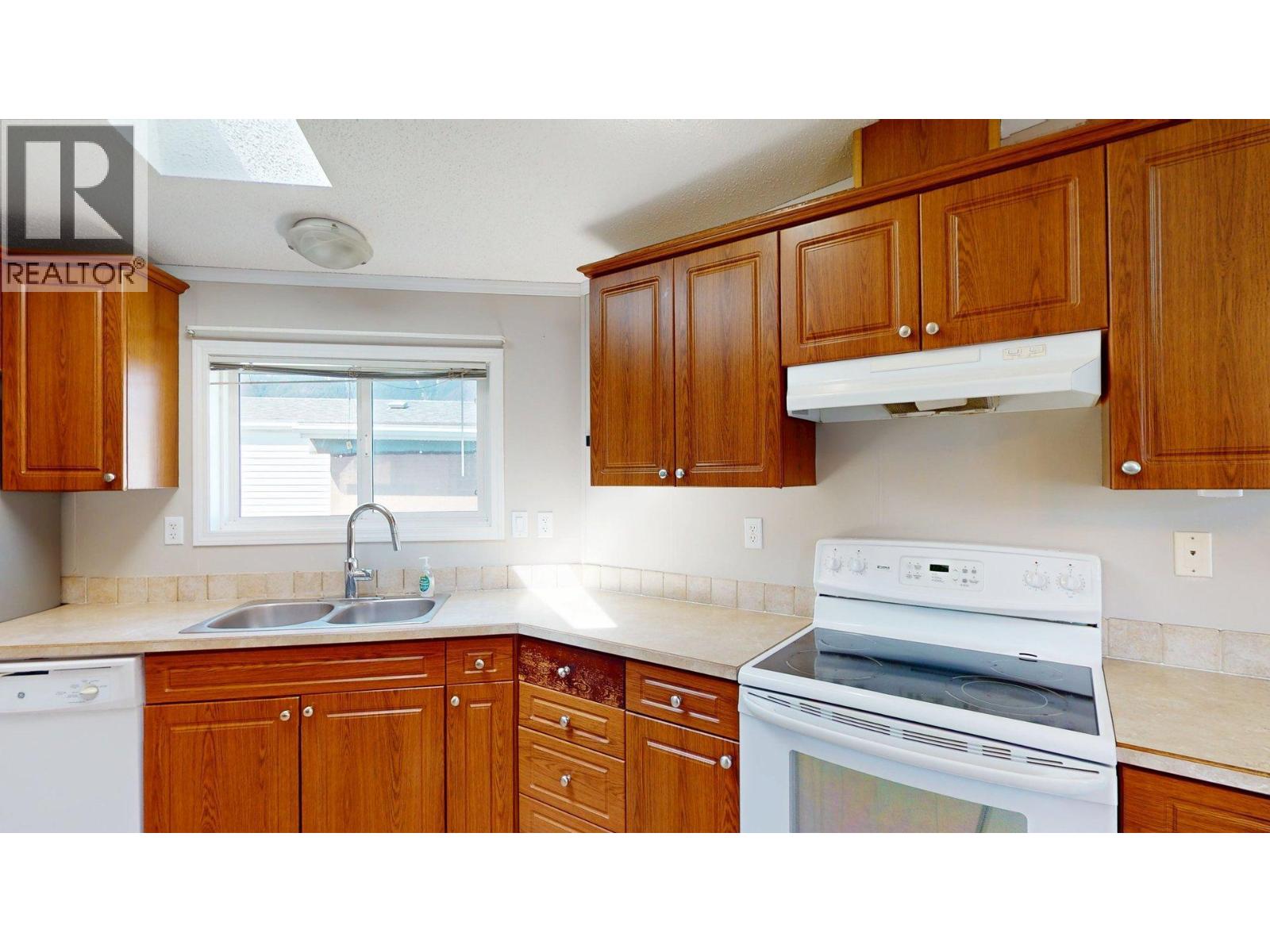 100 Aspen Drive Unit# 121, Sparwood, British Columbia  V0B 2G0 - Photo 10 - 10385883