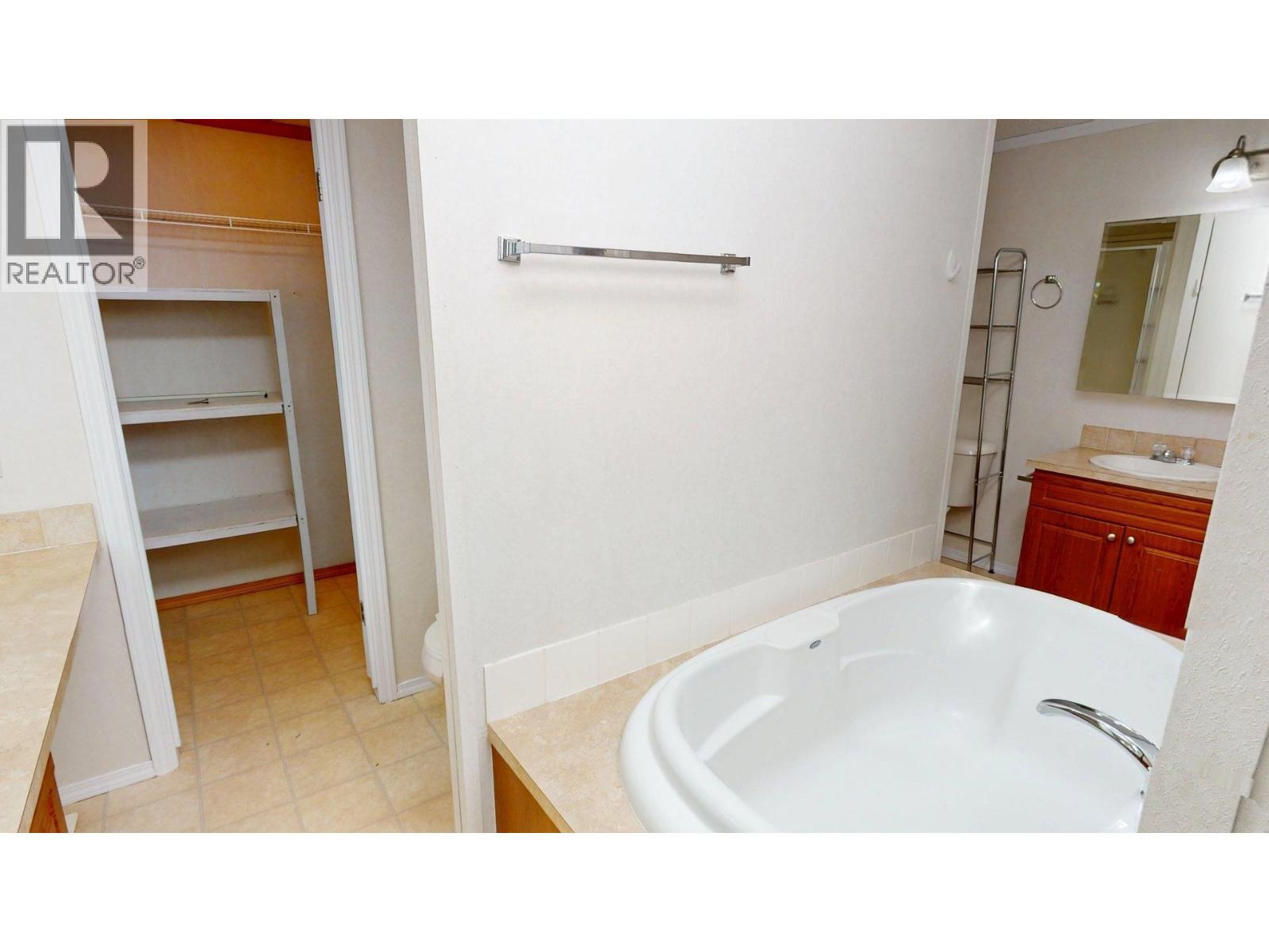 100 Aspen Drive Unit# 121, Sparwood, British Columbia  V0B 2G0 - Photo 19 - 10385883