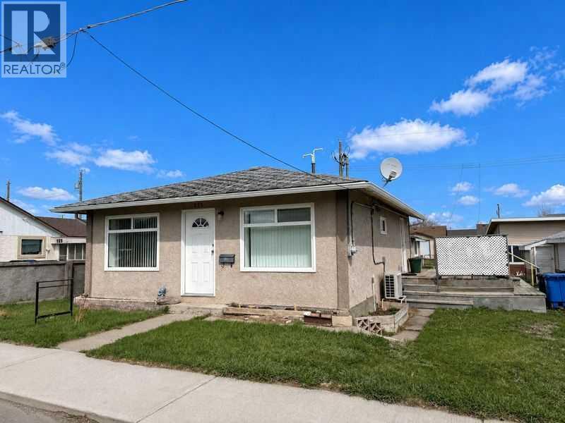 135 21 Street, Fort Macleod, Alberta