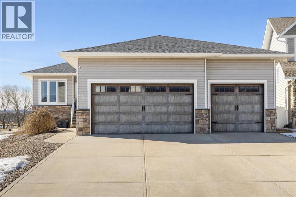 107 Morris Court, Blackfalds, Alberta  T4M 0B3 - Photo 1 - A2274374
