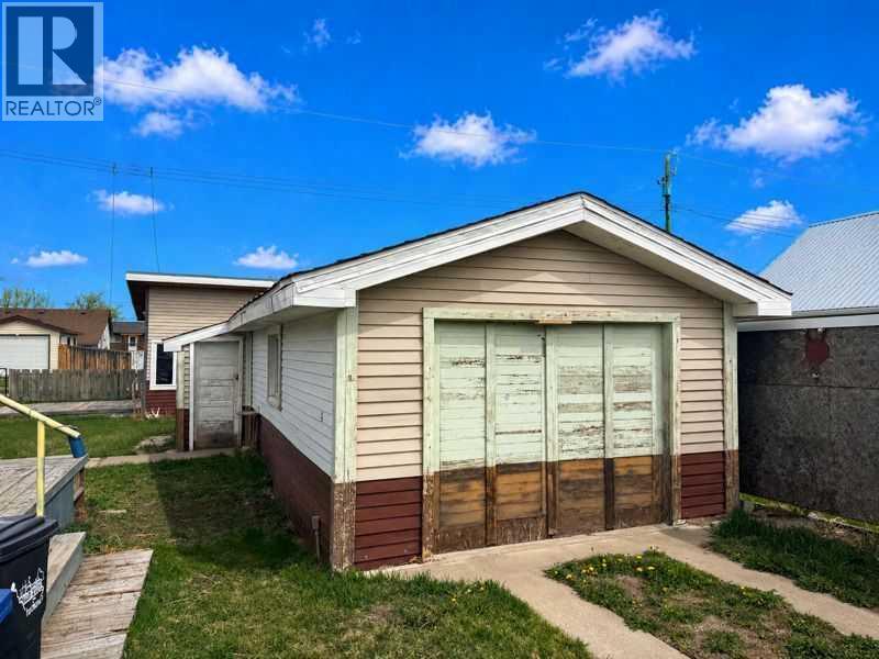 135 21 Street, Fort Macleod, Alberta  T0L 0Z0 - Photo 4 - A2274529