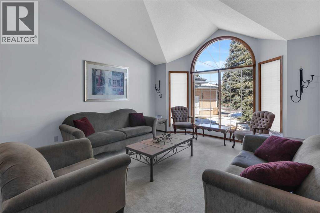 220 Woodbrook Mews Sw, Calgary, Alberta  T2W 4P8 - Photo 3 - A2298872