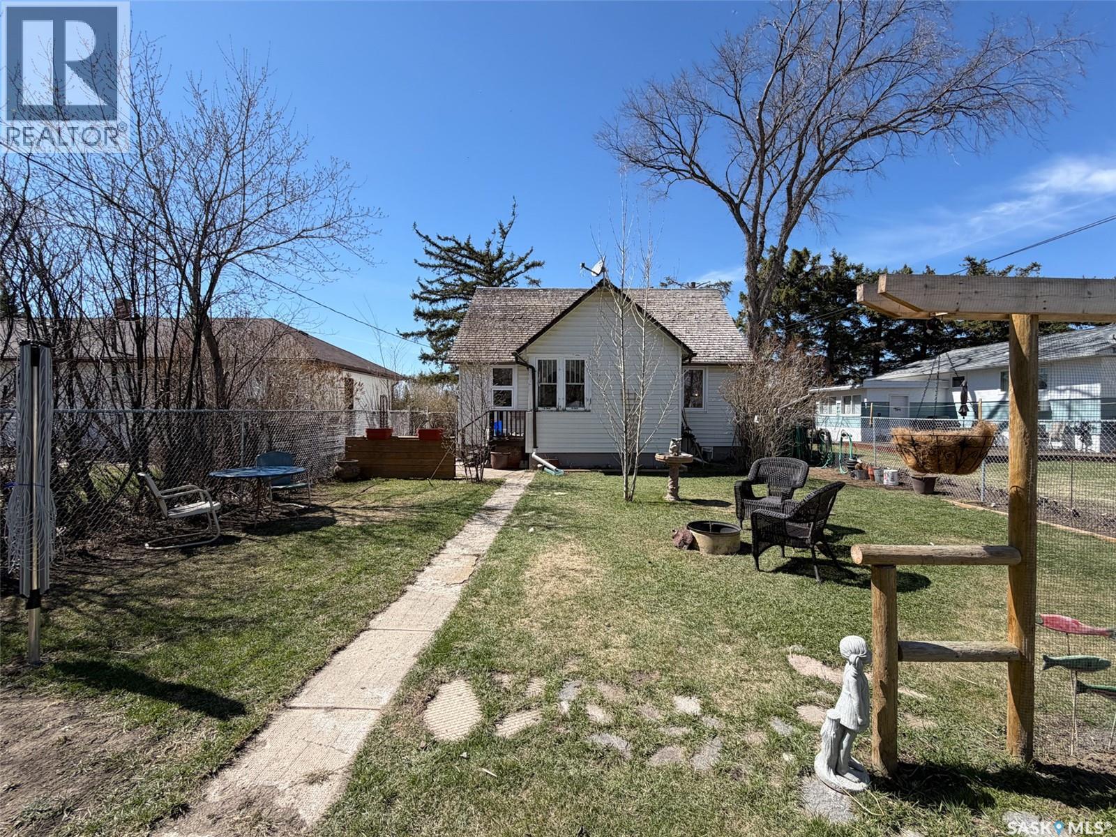 227 Riverside Boulevard, Eastend, Saskatchewan  S0N 0T0 - Photo 40 - SK034776