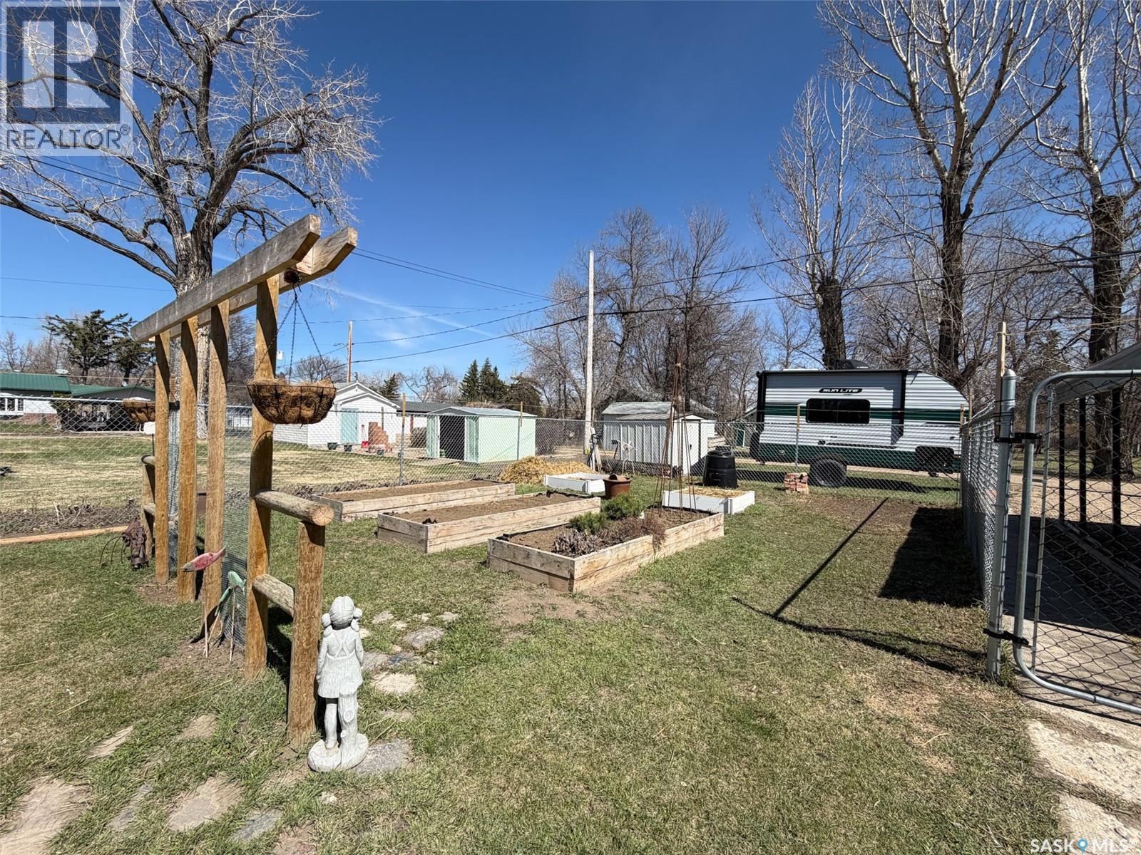 227 Riverside Boulevard, Eastend, Saskatchewan  S0N 0T0 - Photo 42 - SK034776