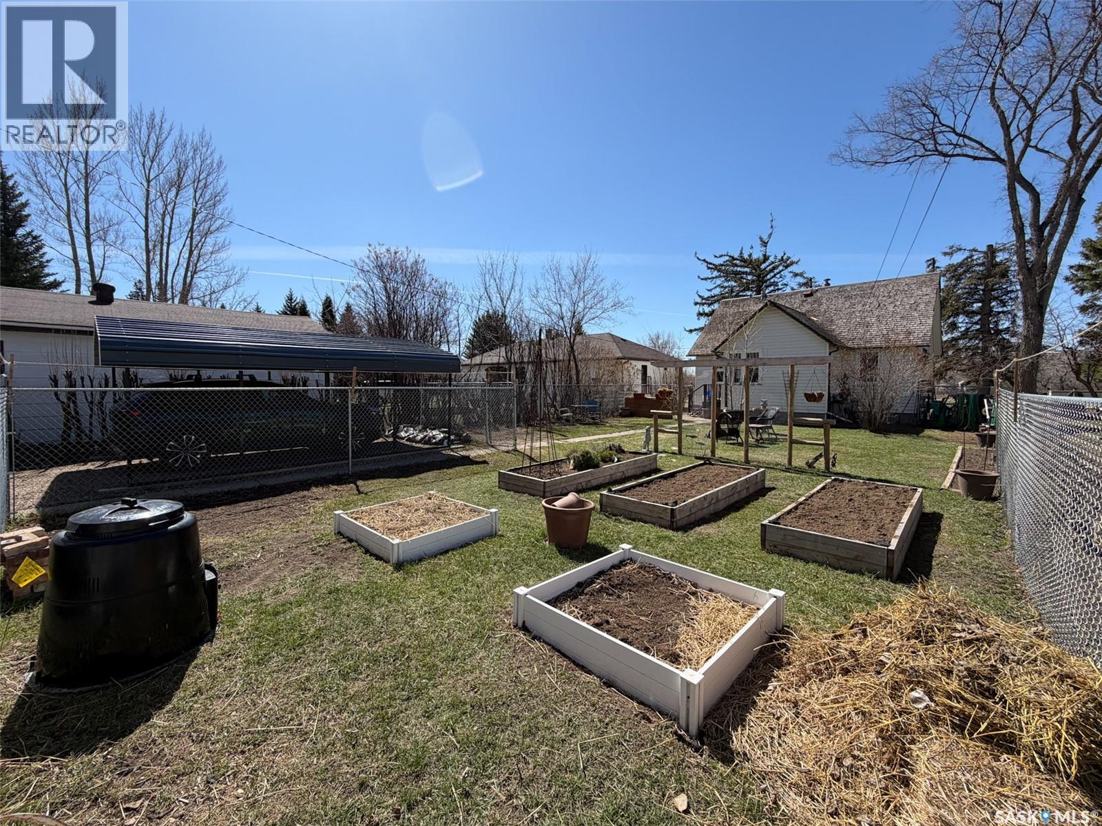 227 Riverside Boulevard, Eastend, Saskatchewan  S0N 0T0 - Photo 47 - SK034776