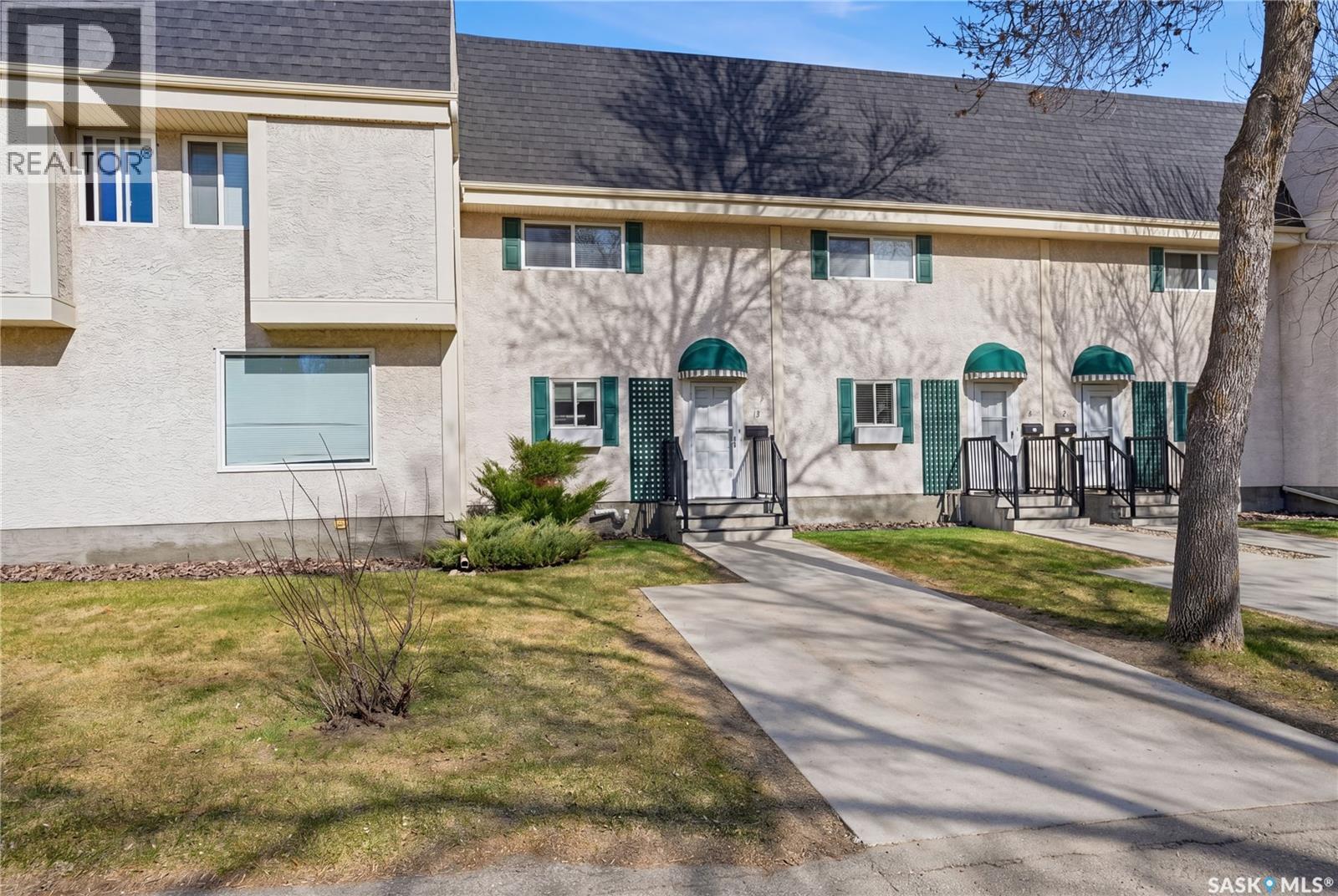 7 Killarney Way, Regina, Saskatchewan  S4S 6V9 - Photo 2 - SK034772