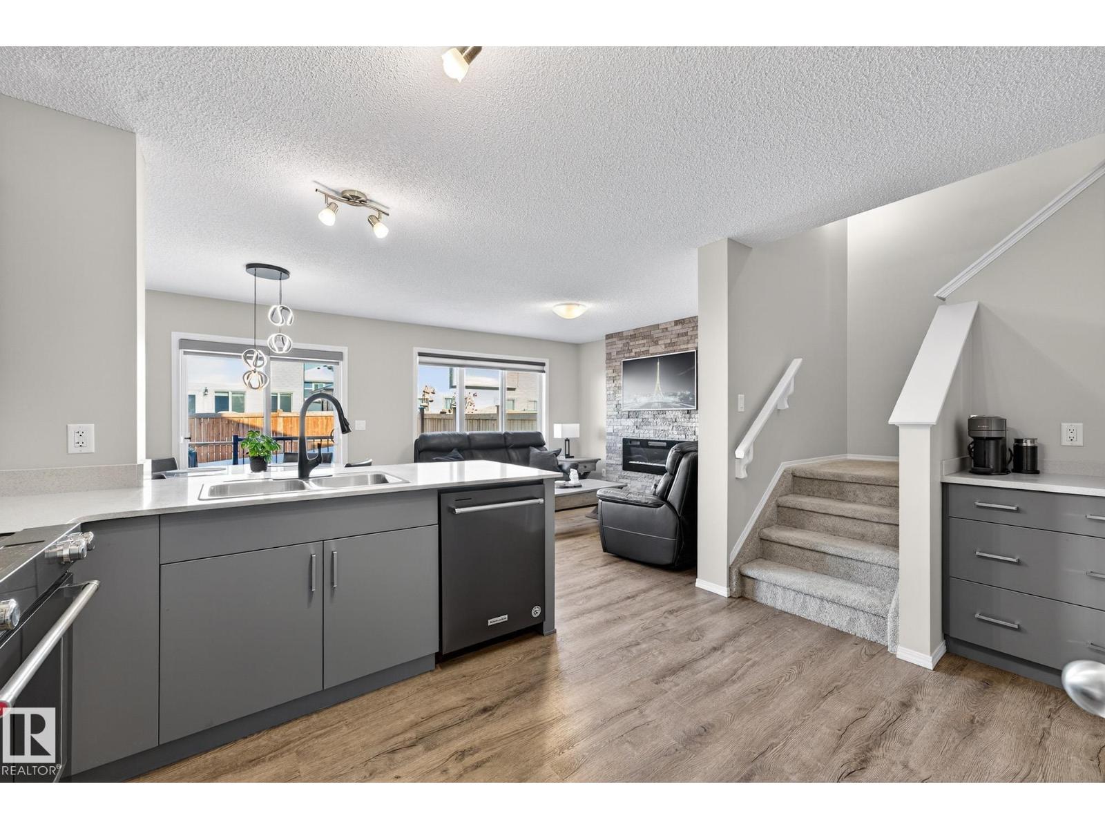 9040 Cooper Li SW, Edmonton, Alberta  T6W 4A4 - Photo 12 - E4474610
