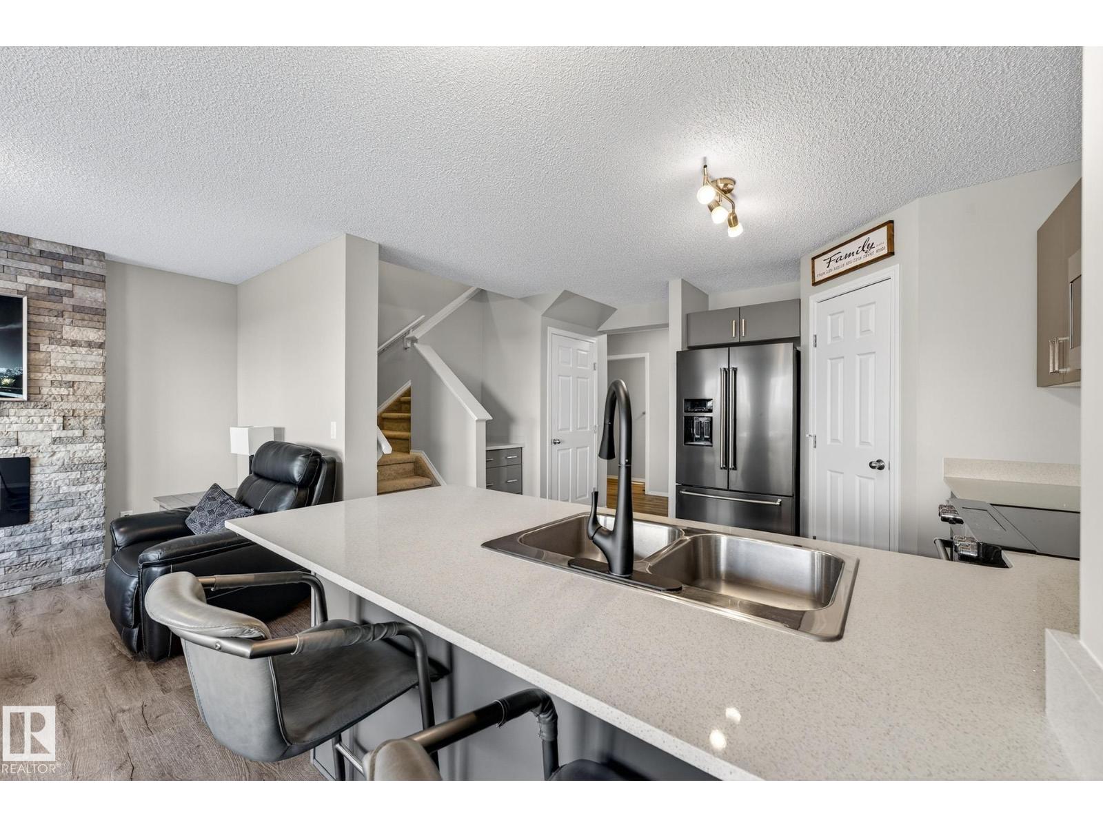 9040 Cooper Li SW, Edmonton, Alberta  T6W 4A4 - Photo 11 - E4474610