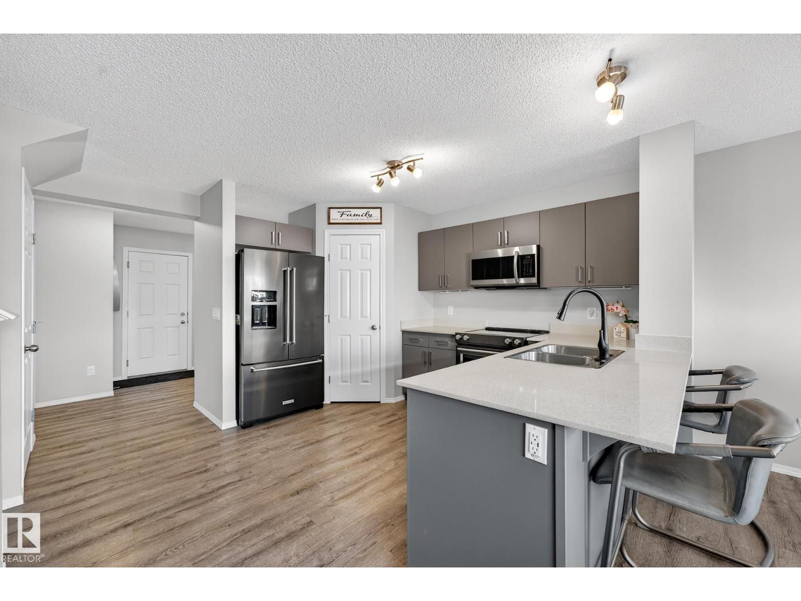 9040 Cooper Li SW, Edmonton, Alberta  T6W 4A4 - Photo 10 - E4474610