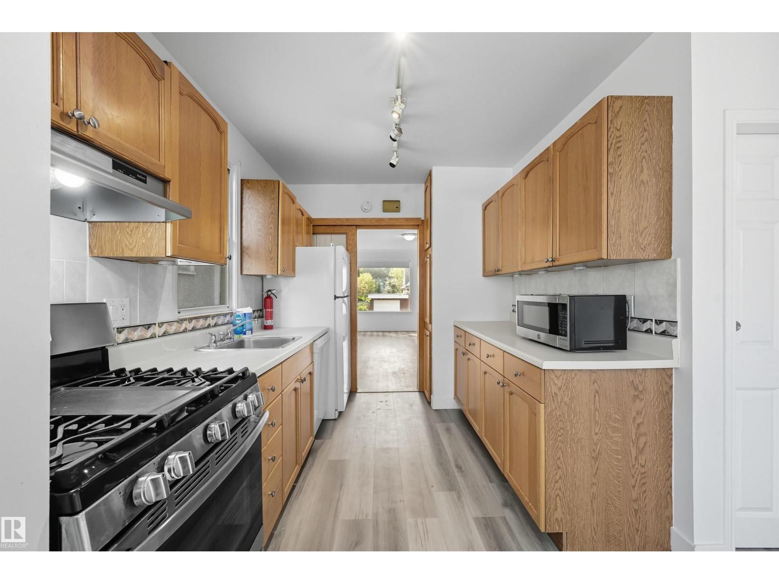 9848 87 Av NW, Edmonton, Alberta  T6E 2N6 - Photo 10 - E4476359