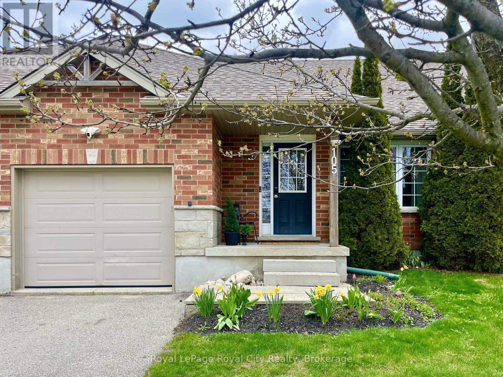 105 SPENCER DRIVE, Centre Wellington, Ontario