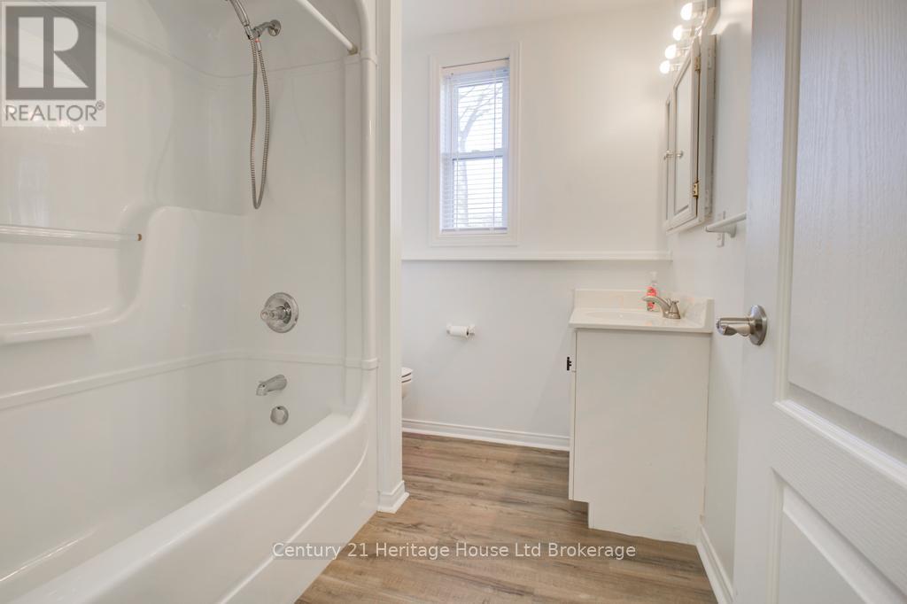 Lower - 120 Rolph Street, Tillsonburg, Ontario  N4G 3Y6 - Photo 8 - X13078832