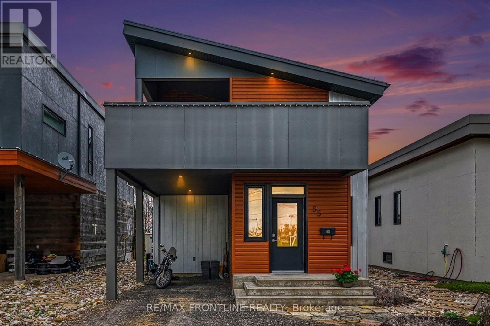 55 ARTHUR STREET, Perth, Ontario