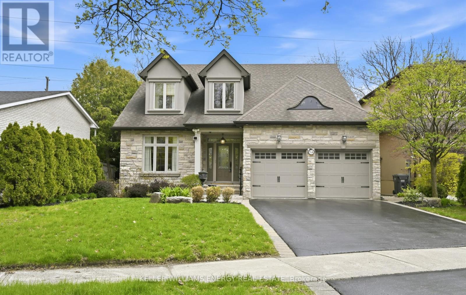 768 Duchess Drive, Mississauga, Ontario  L4Y 1H7 - Photo 1 - W13078826