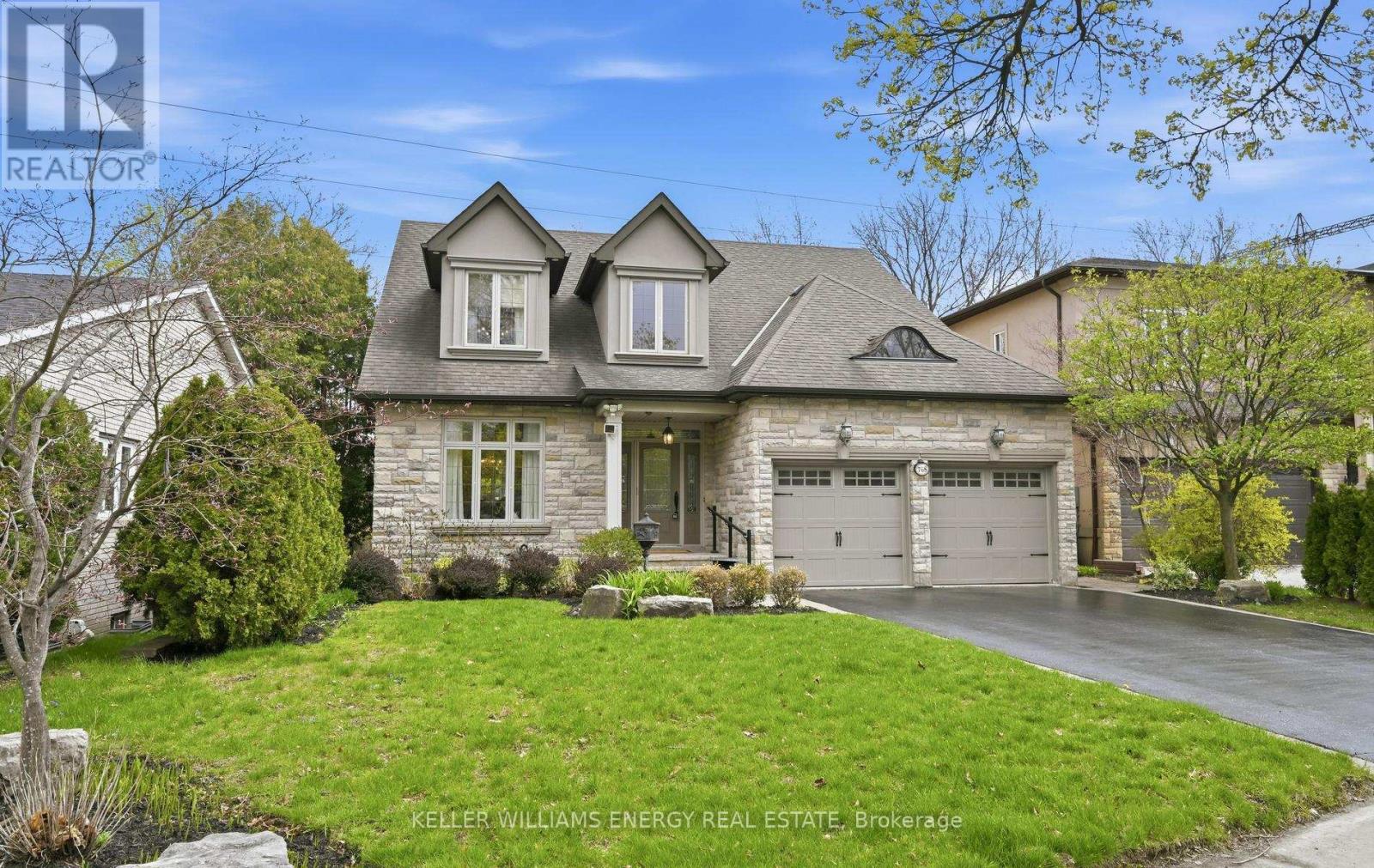 768 Duchess Drive, Mississauga, Ontario  L4Y 1H7 - Photo 2 - W13078826
