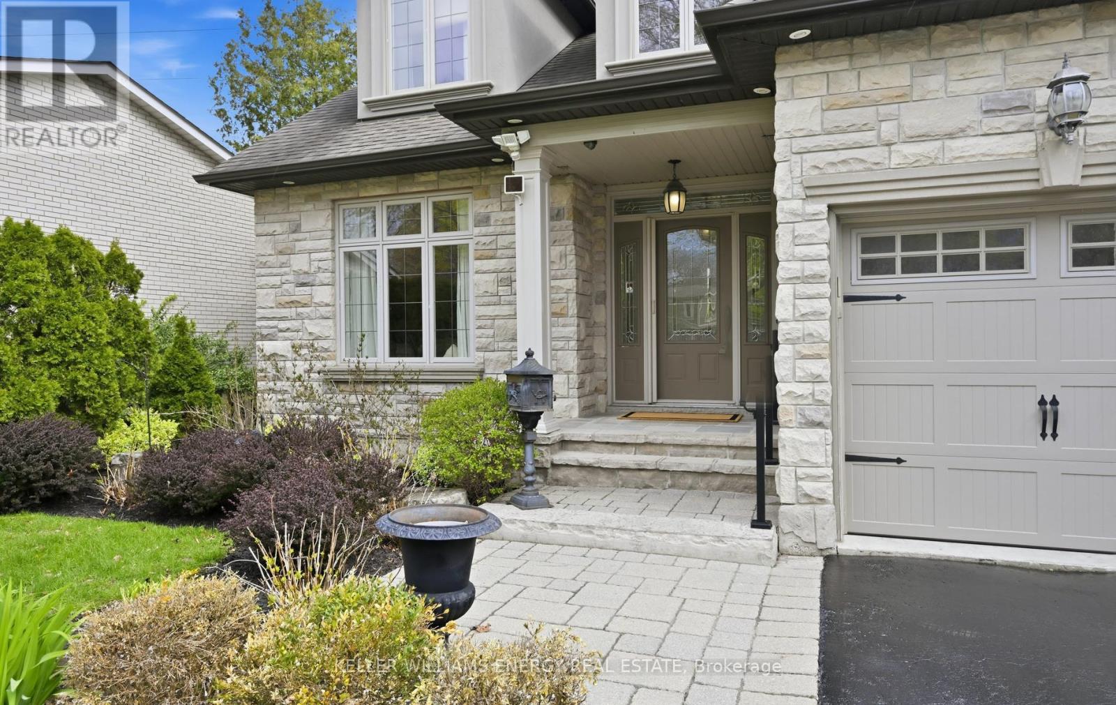 768 Duchess Drive, Mississauga, Ontario  L4Y 1H7 - Photo 5 - W13078826