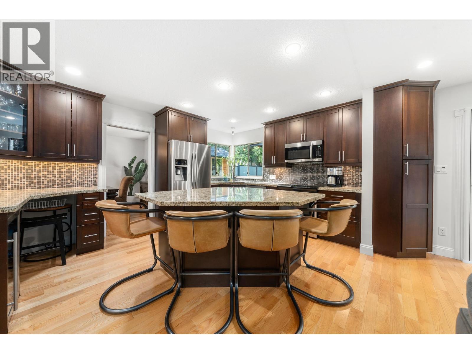 1216 Plateau Drive, North Vancouver, British Columbia  V7P 2J4 - Photo 12 - R3118762