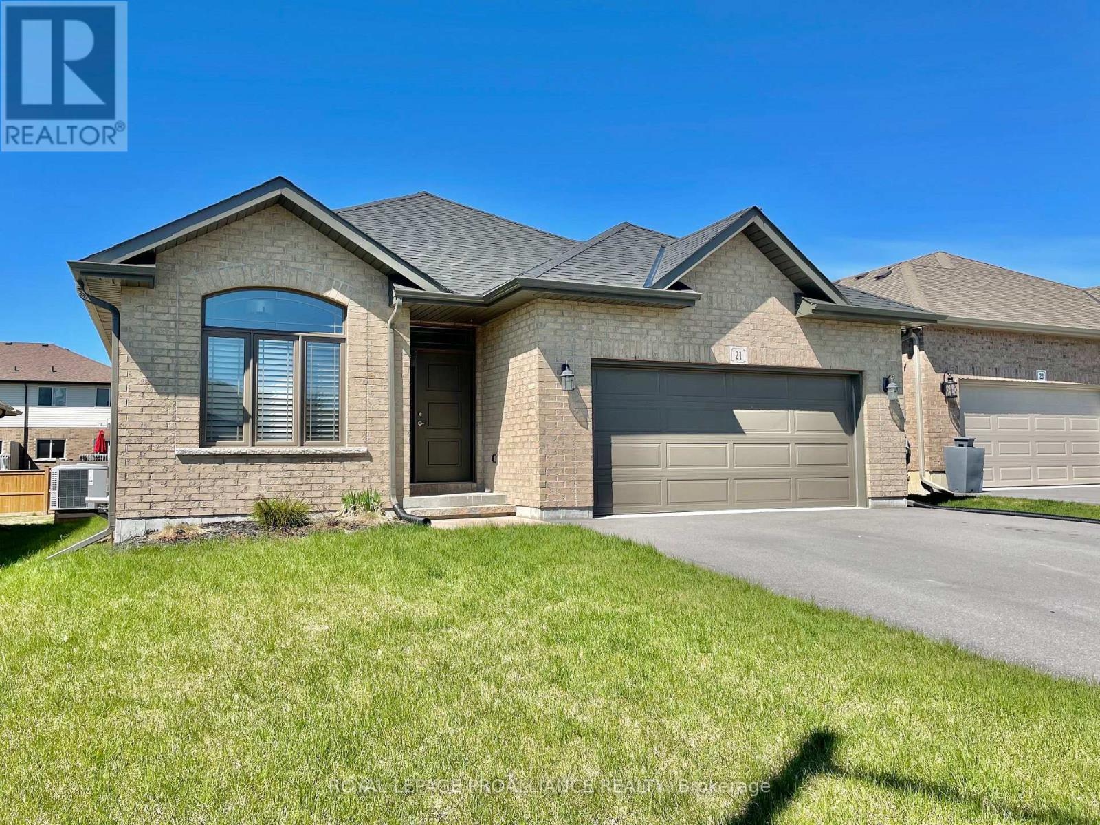 21 Stonecrest Boulevard, Quinte West, Ontario  K8R 0A3 - Photo 1 - X13078746