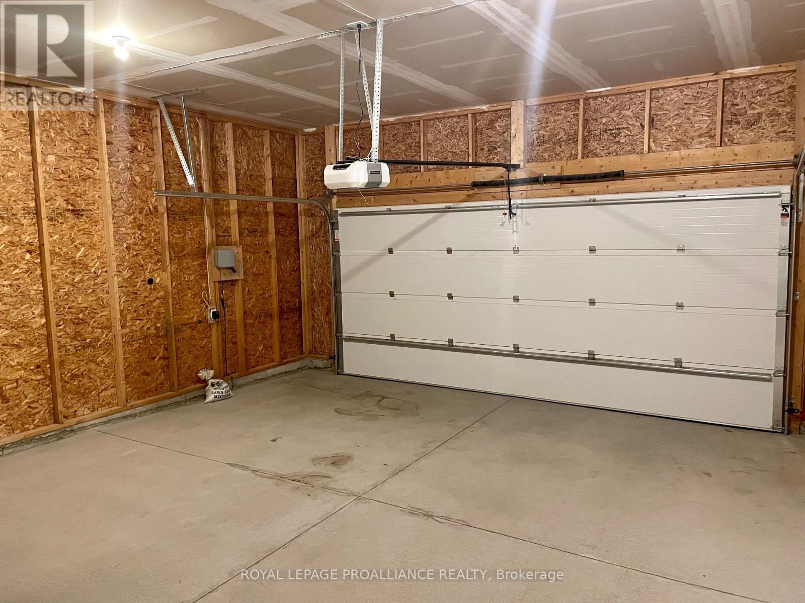 21 Stonecrest Boulevard, Quinte West, Ontario  K8R 0A3 - Photo 10 - X13078746
