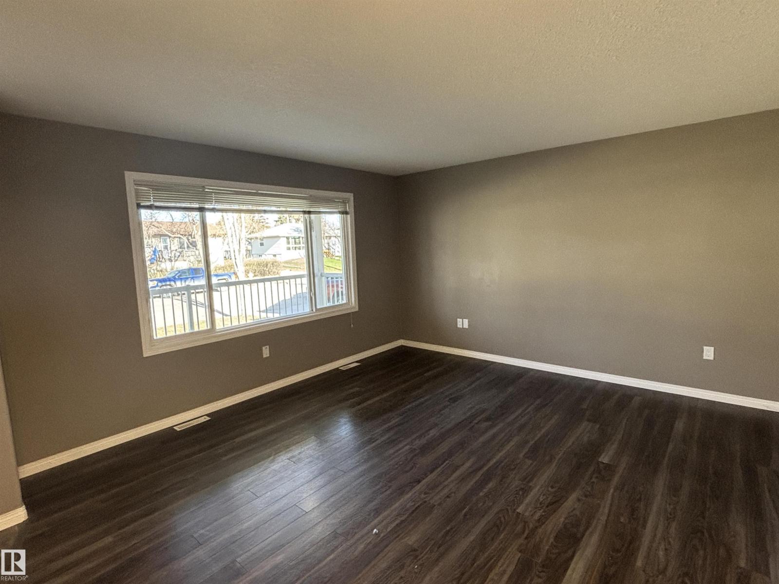 5041 45 St, Drayton Valley, Alberta  T7A 1E1 - Photo 2 - E4485593
