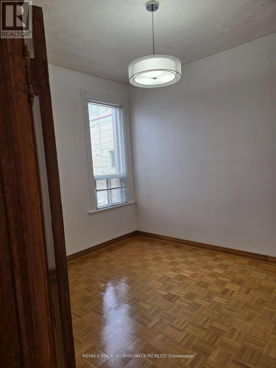 2nd Floor - 46 Ulster Street, Toronto, Ontario  M5S 1E3 - Photo 10 - C13078720