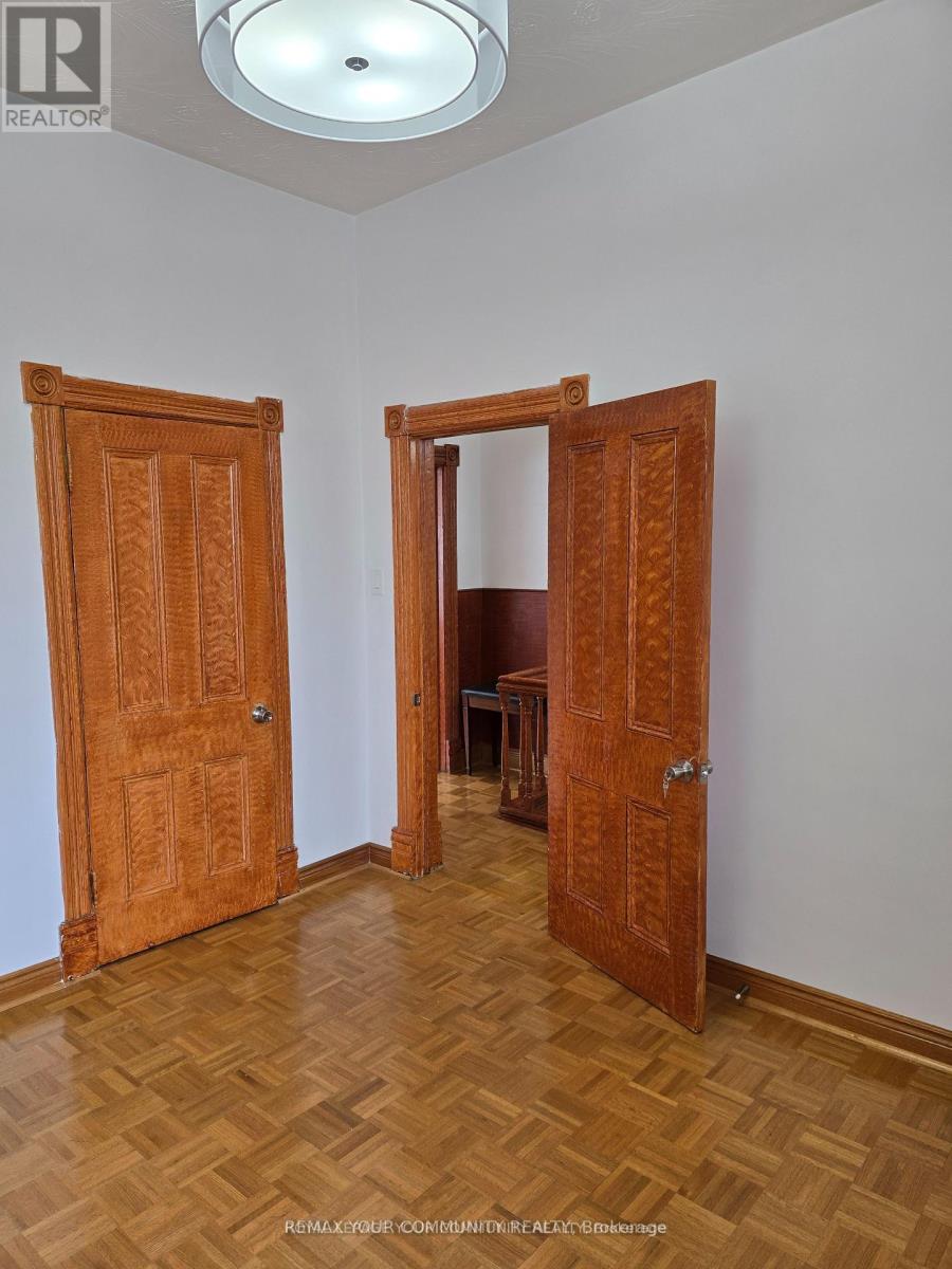 2nd Floor - 46 Ulster Street, Toronto, Ontario  M5S 1E3 - Photo 11 - C13078720