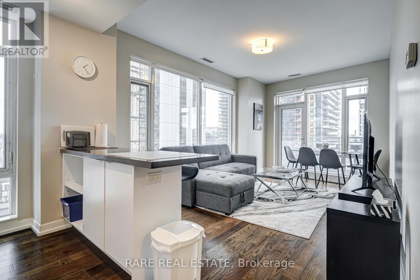 #1902 - 21 Widmer Street, Toronto, Ontario  M5V 2E8 - Photo 12 - C13078926