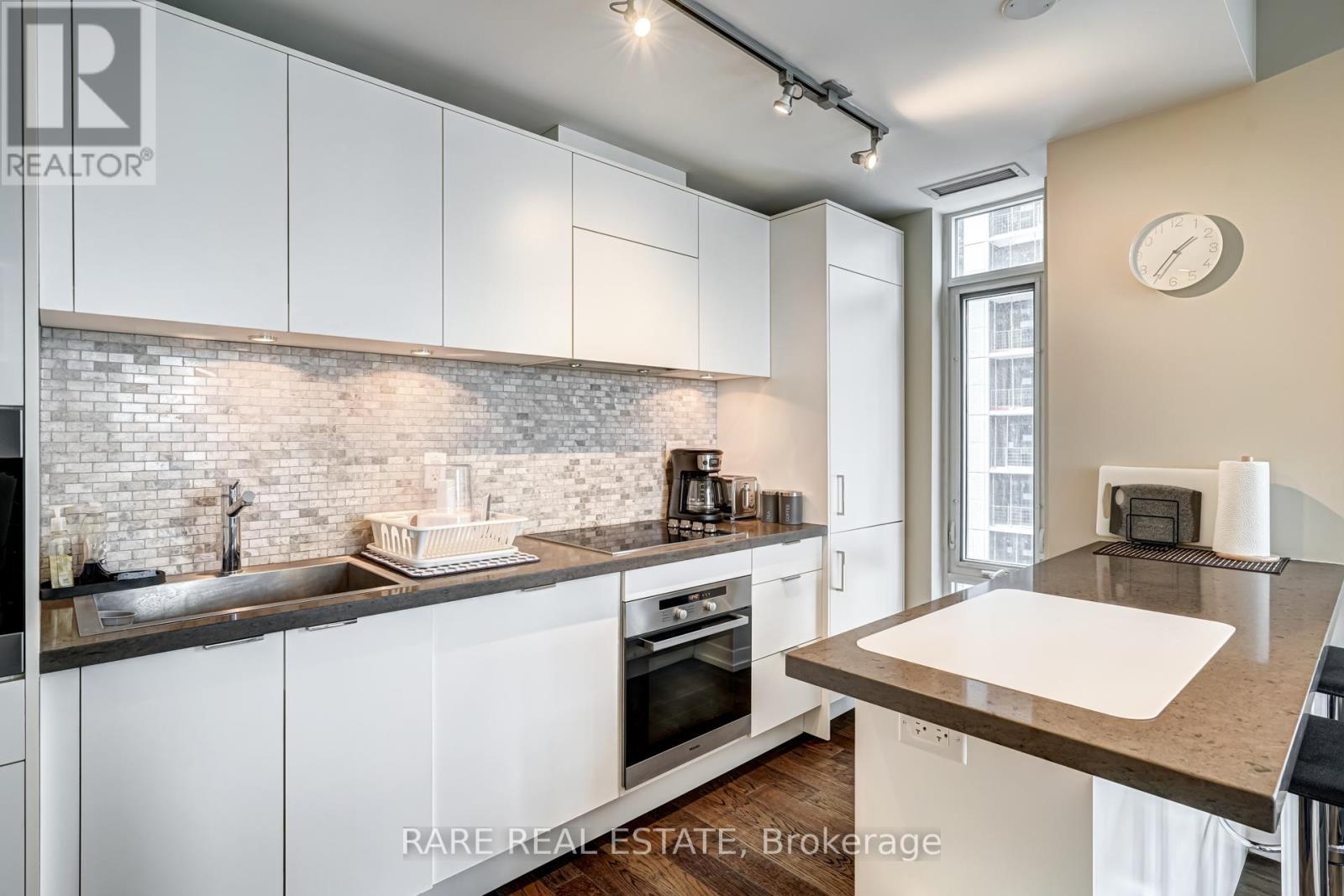 #1902 - 21 Widmer Street, Toronto, Ontario  M5V 2E8 - Photo 16 - C13078926