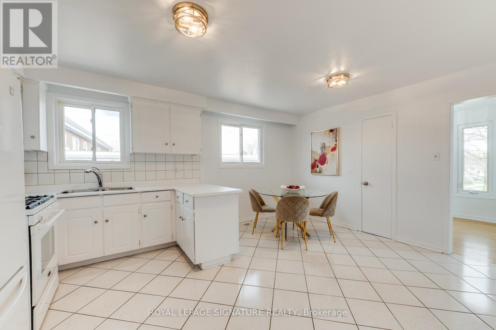 124 Edmonton Drive, Toronto, Ontario  M2J 3X1 - Photo 8 - C13078928