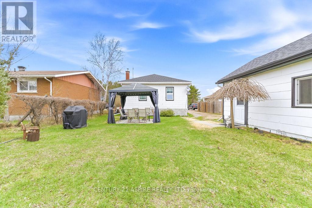 14 Wilbert Street, Petawawa, Ontario  K8H 2C6 - Photo 10 - X13078936