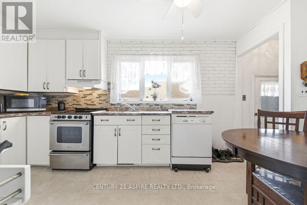 14 Wilbert Street, Petawawa, Ontario  K8H 2C6 - Photo 17 - X13078936