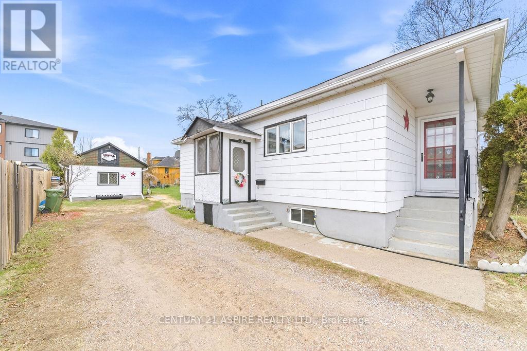 14 Wilbert Street, Petawawa, Ontario  K8H 2C6 - Photo 3 - X13078936
