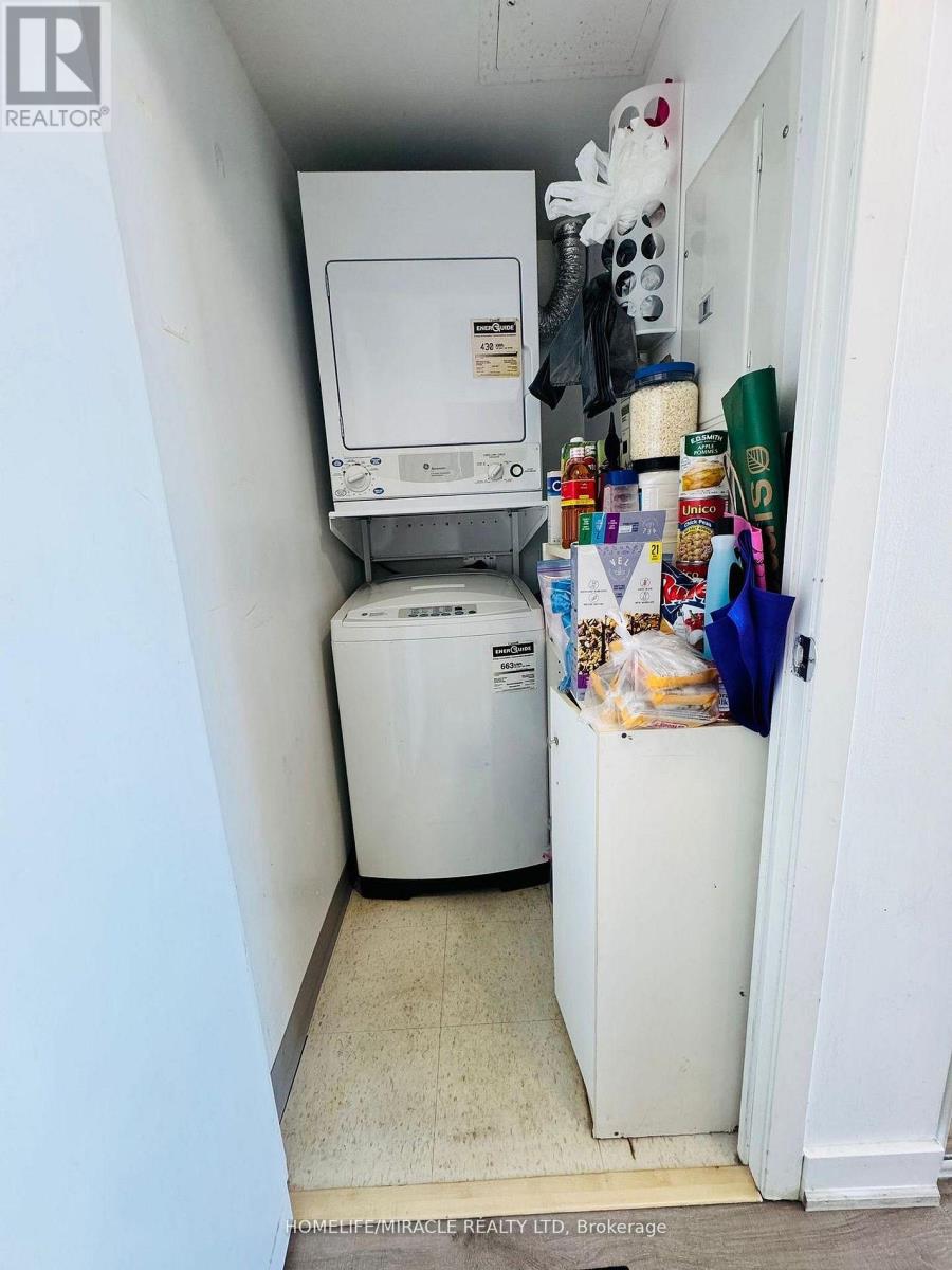2106 - 36 Lee Centre Drive, Toronto, Ontario  M1H 3K2 - Photo 11 - E13078806