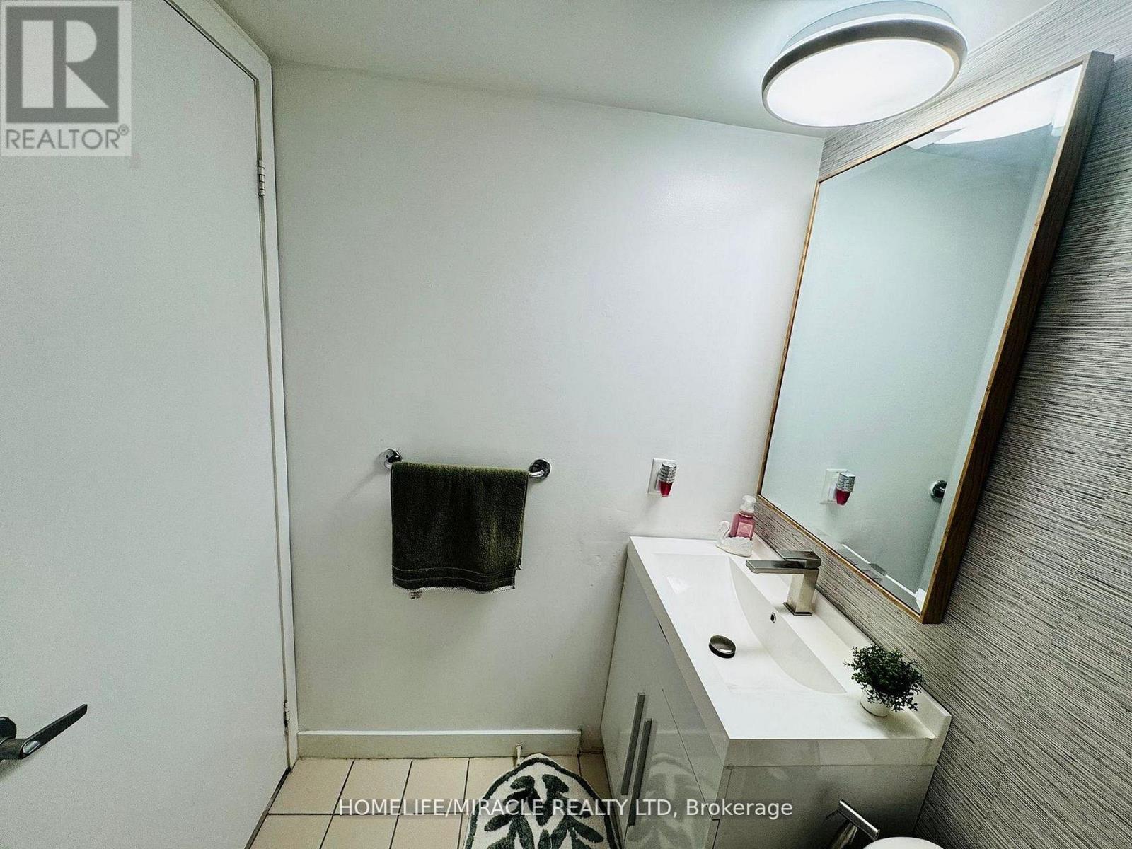 2106 - 36 Lee Centre Drive, Toronto, Ontario  M1H 3K2 - Photo 20 - E13078806