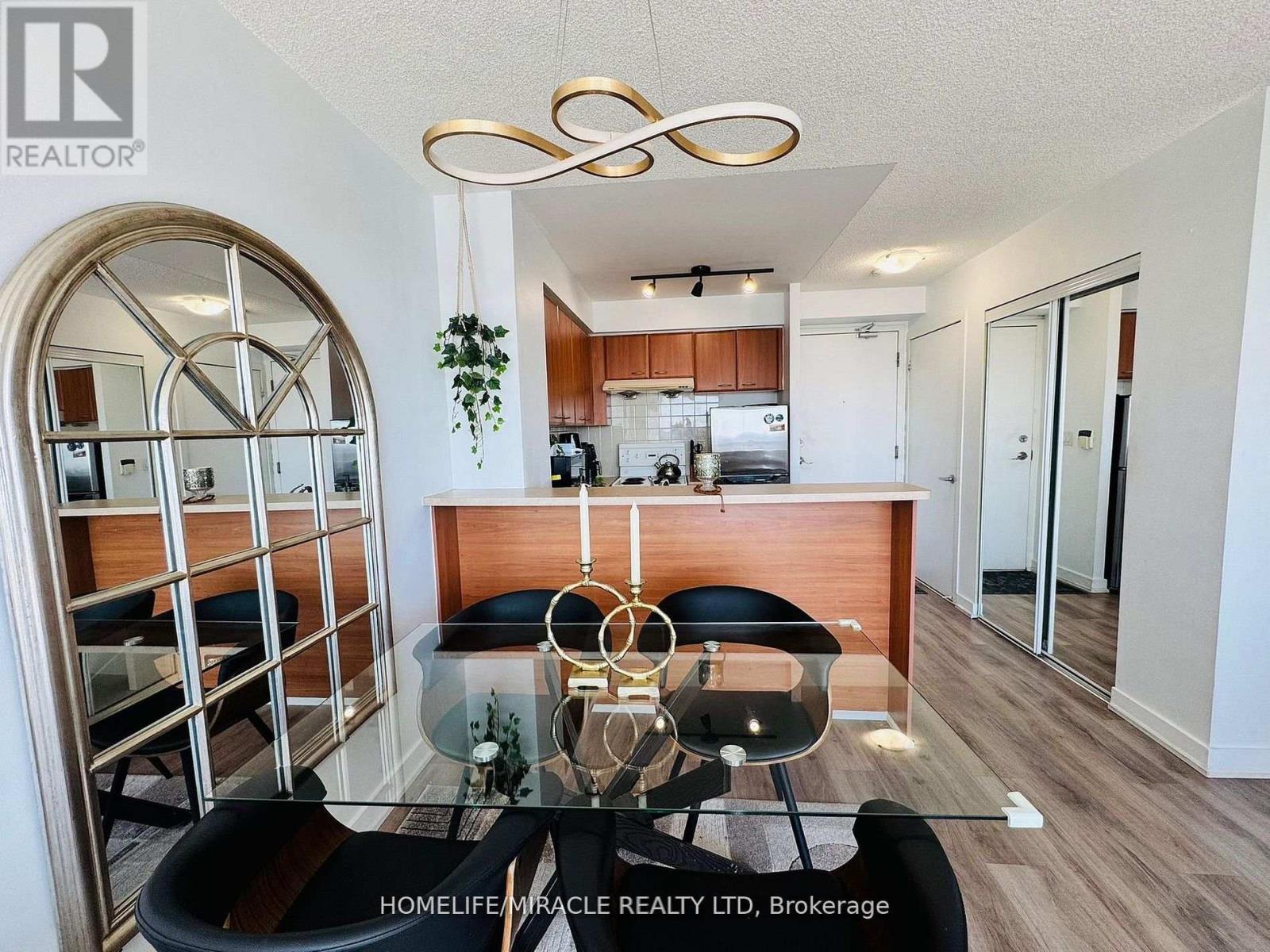 2106 - 36 Lee Centre Drive, Toronto, Ontario  M1H 3K2 - Photo 4 - E13078806