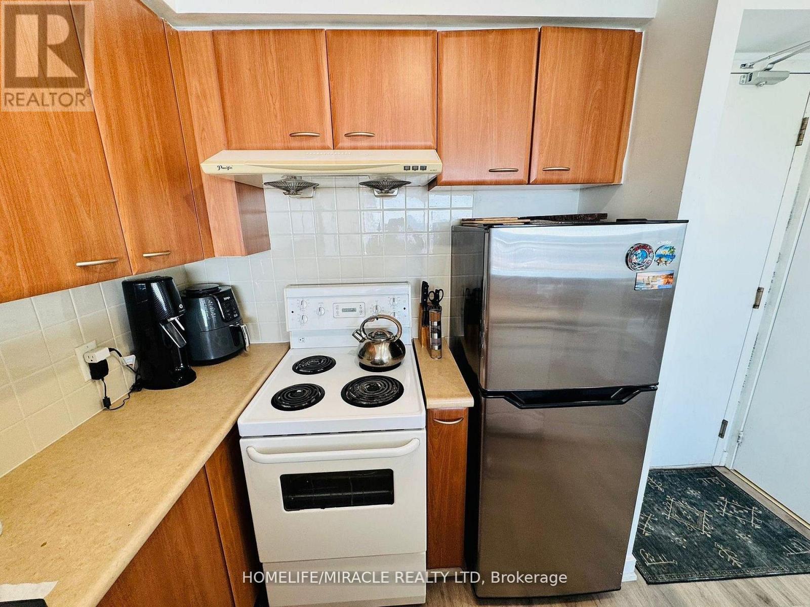 2106 - 36 Lee Centre Drive, Toronto, Ontario  M1H 3K2 - Photo 8 - E13078806