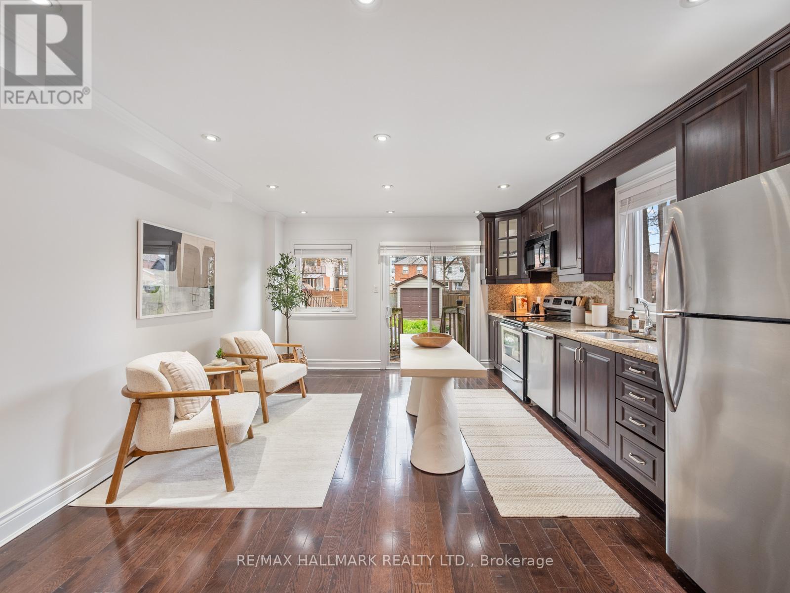 144 Floyd Avenue, Toronto, Ontario  M4K 2B7 - Photo 12 - E13078828