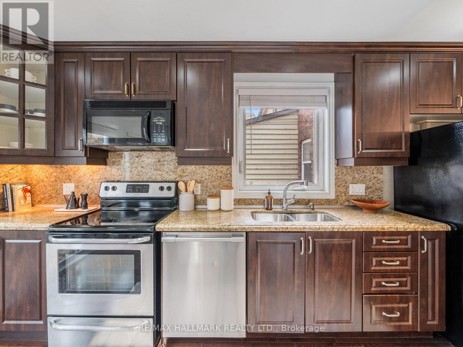 144 Floyd Avenue, Toronto, Ontario  M4K 2B7 - Photo 16 - E13078828