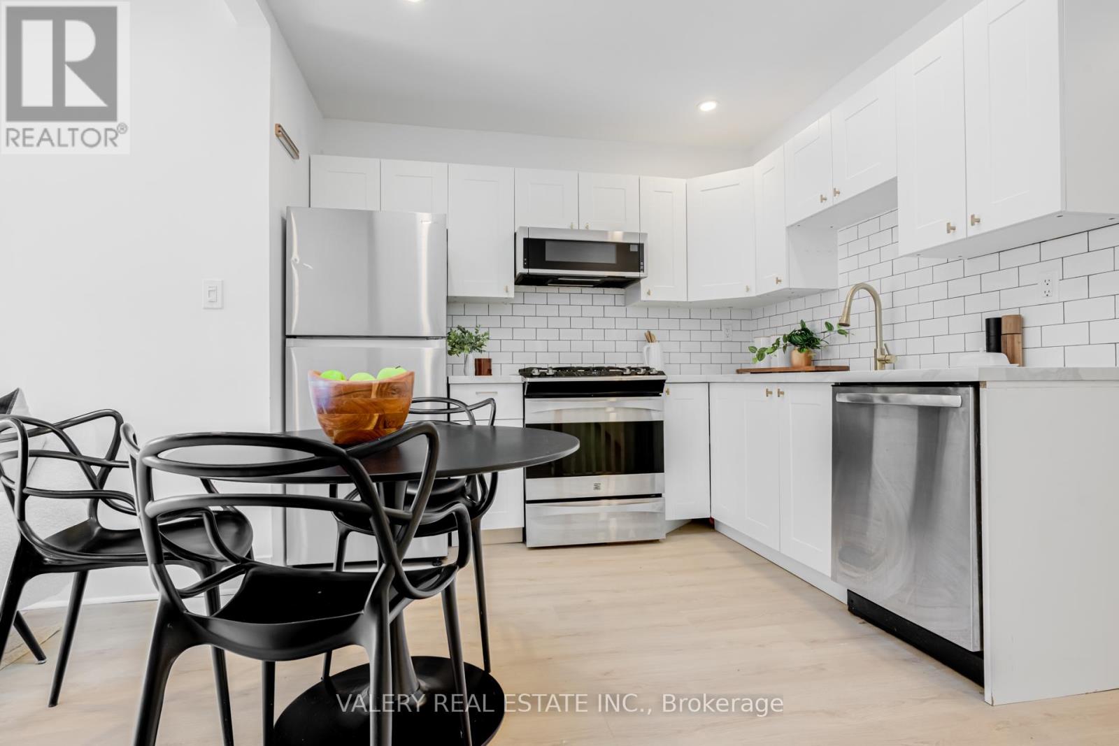 146 Hanson Street, Toronto, Ontario  M4C 1A4 - Photo 10 - E13078856
