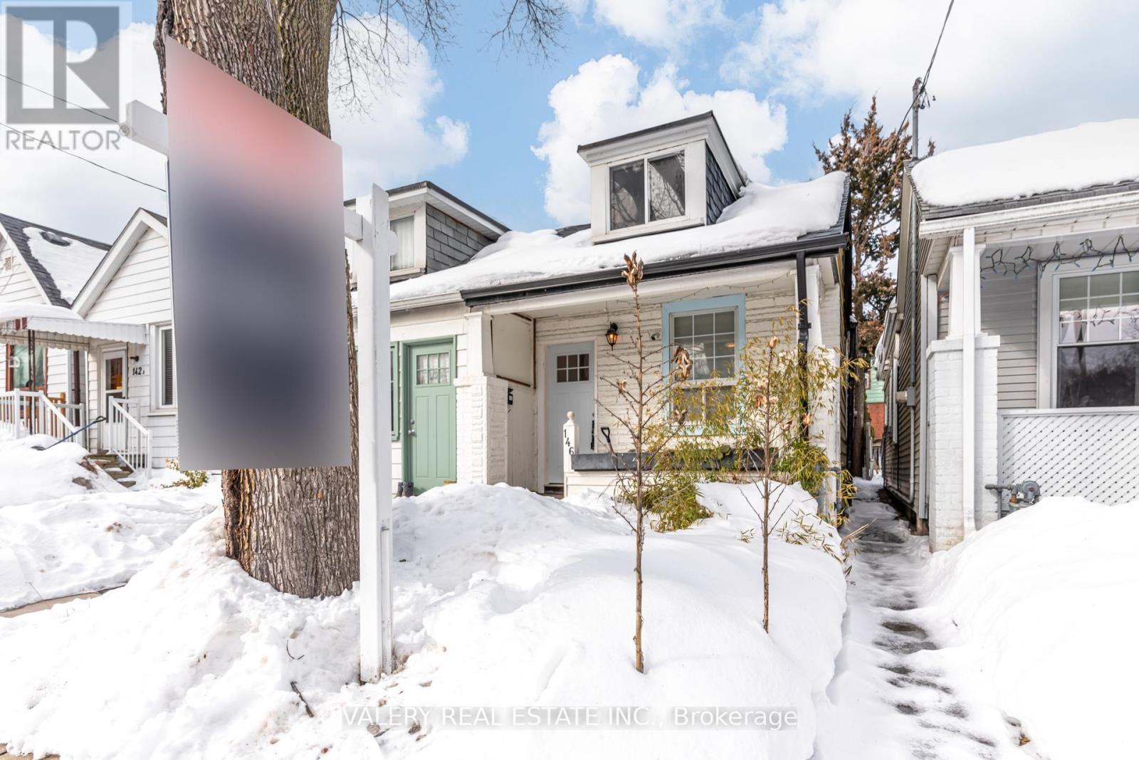 146 Hanson Street, Toronto, Ontario  M4C 1A4 - Photo 3 - E13078856