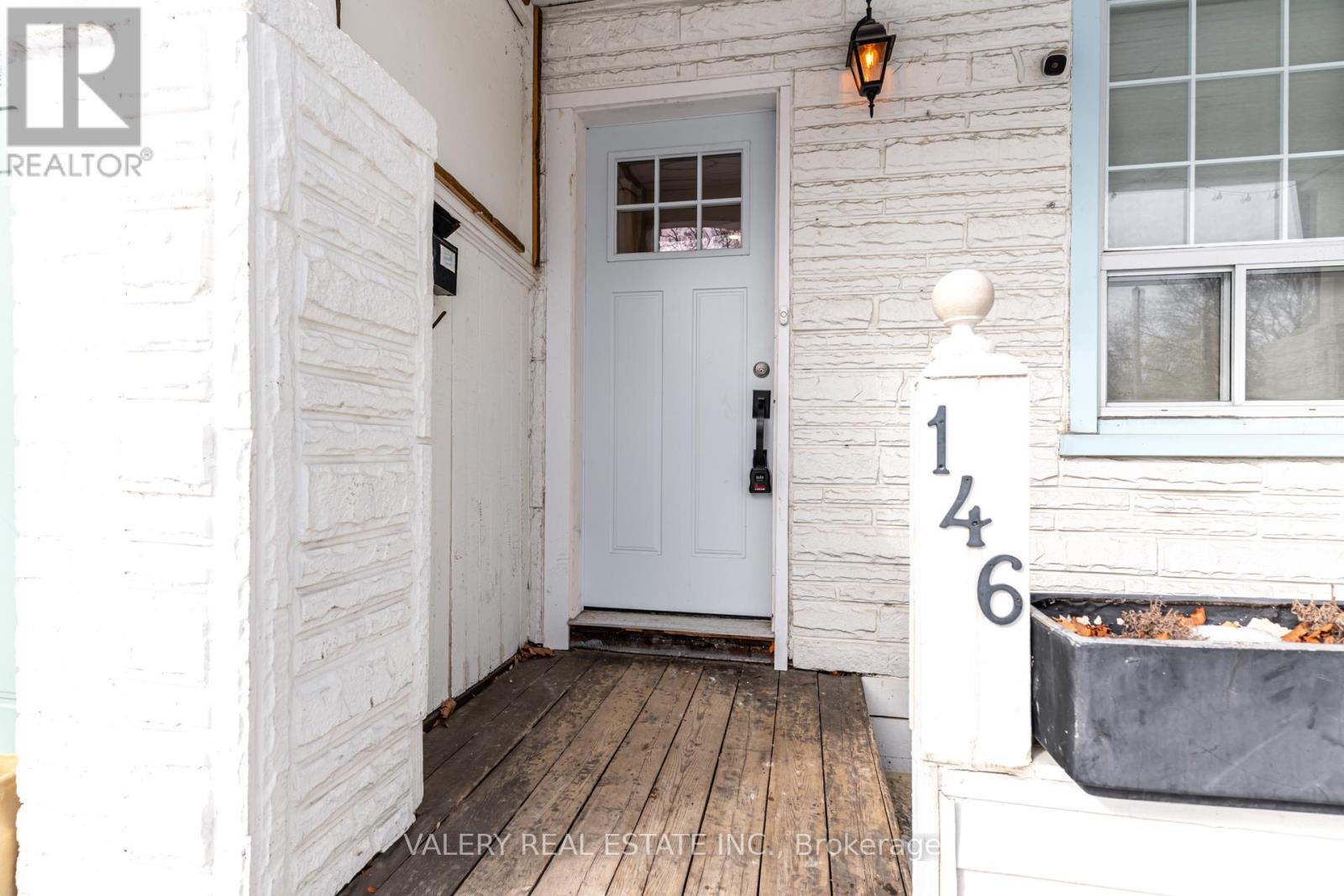 146 Hanson Street, Toronto, Ontario  M4C 1A4 - Photo 5 - E13078856