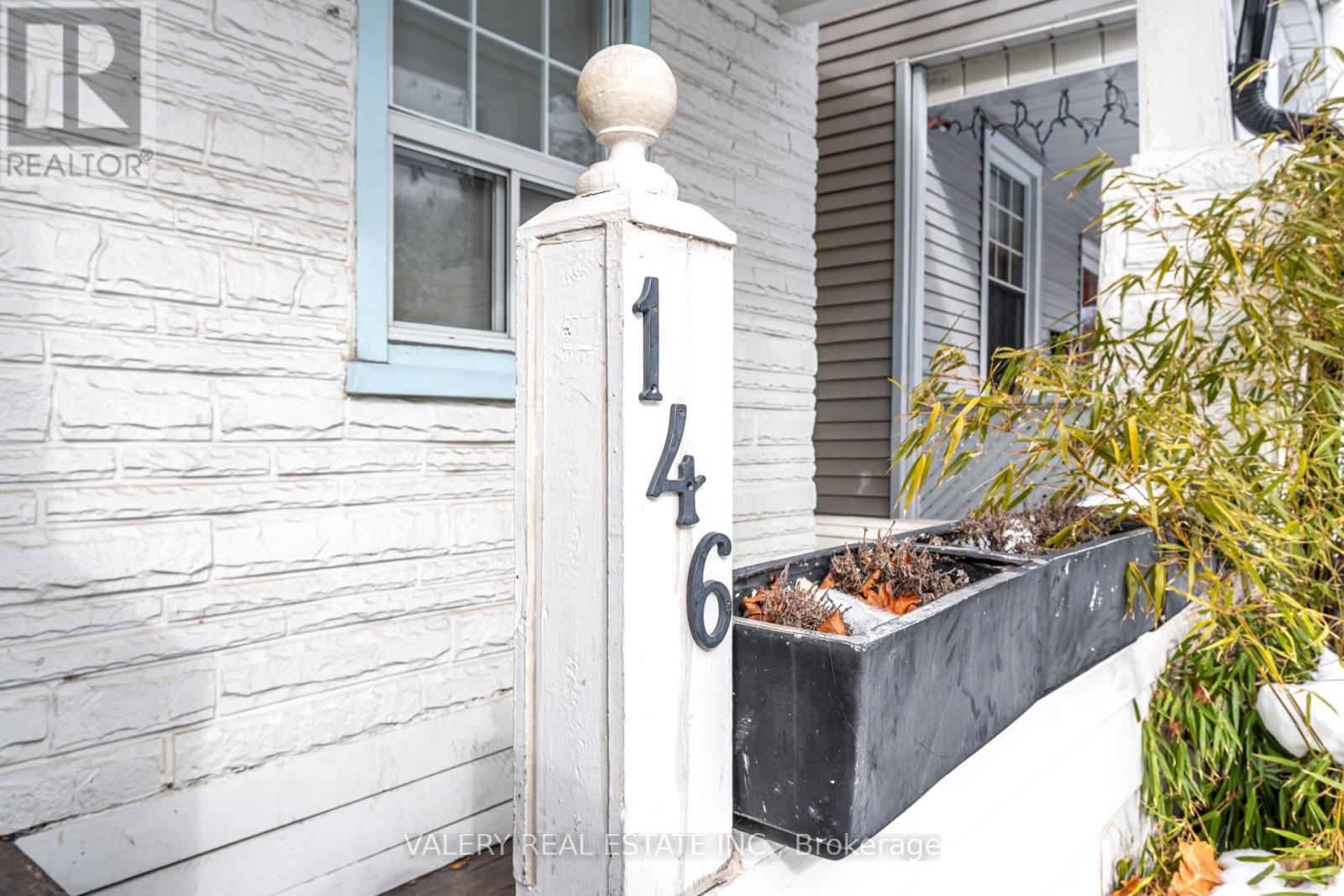 146 Hanson Street, Toronto, Ontario  M4C 1A4 - Photo 6 - E13078856