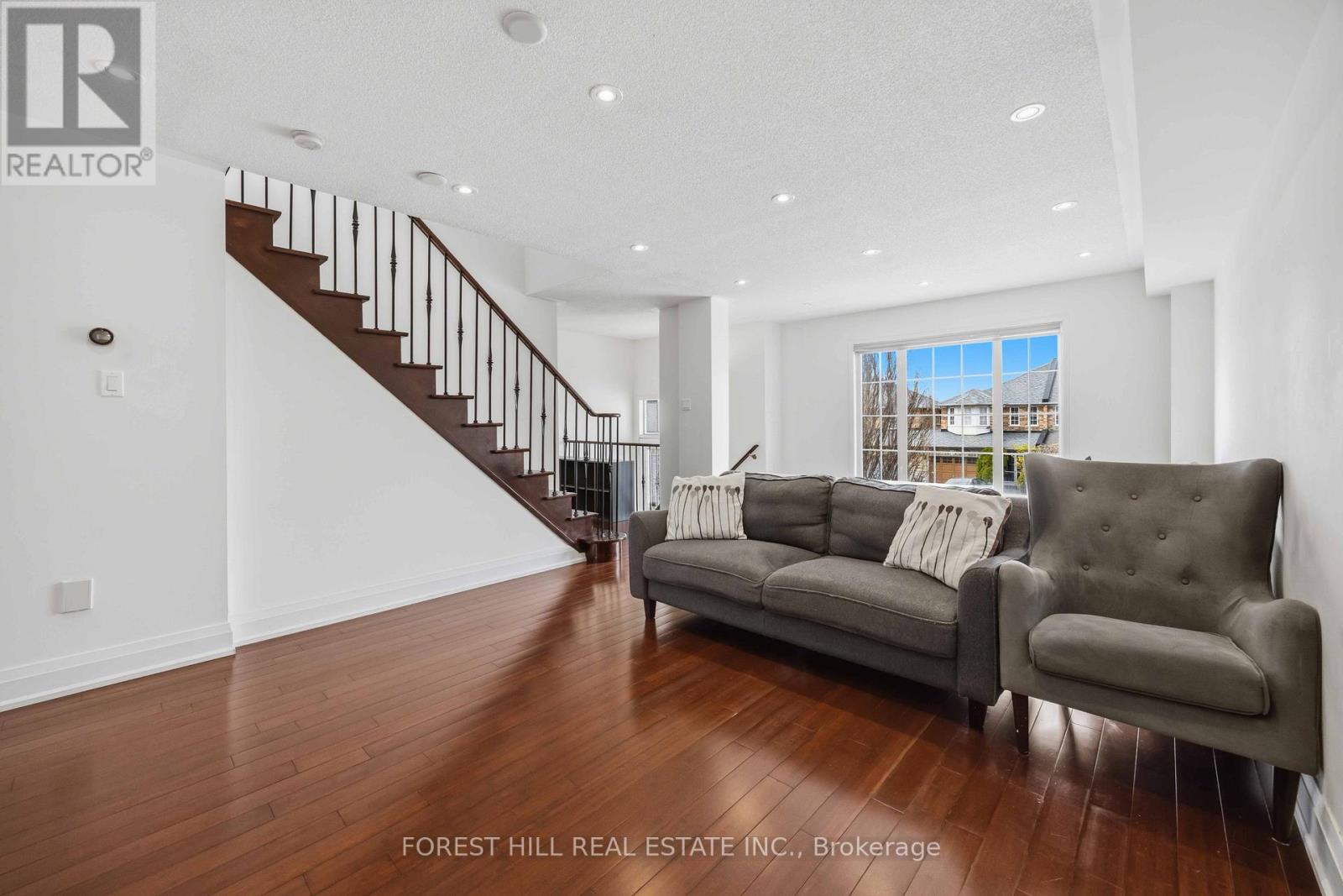 110 Foxfield Crescent, Vaughan, Ontario  L4K 5E9 - Photo 6 - N13078776