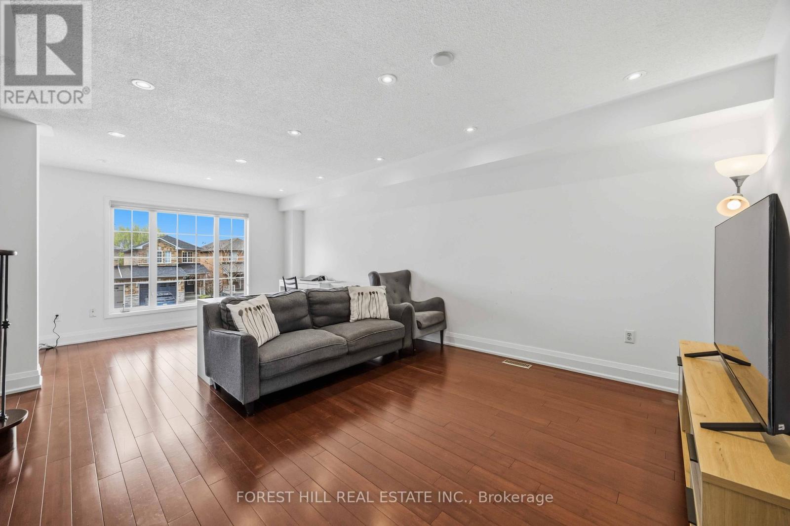 110 Foxfield Crescent, Vaughan, Ontario  L4K 5E9 - Photo 9 - N13078776